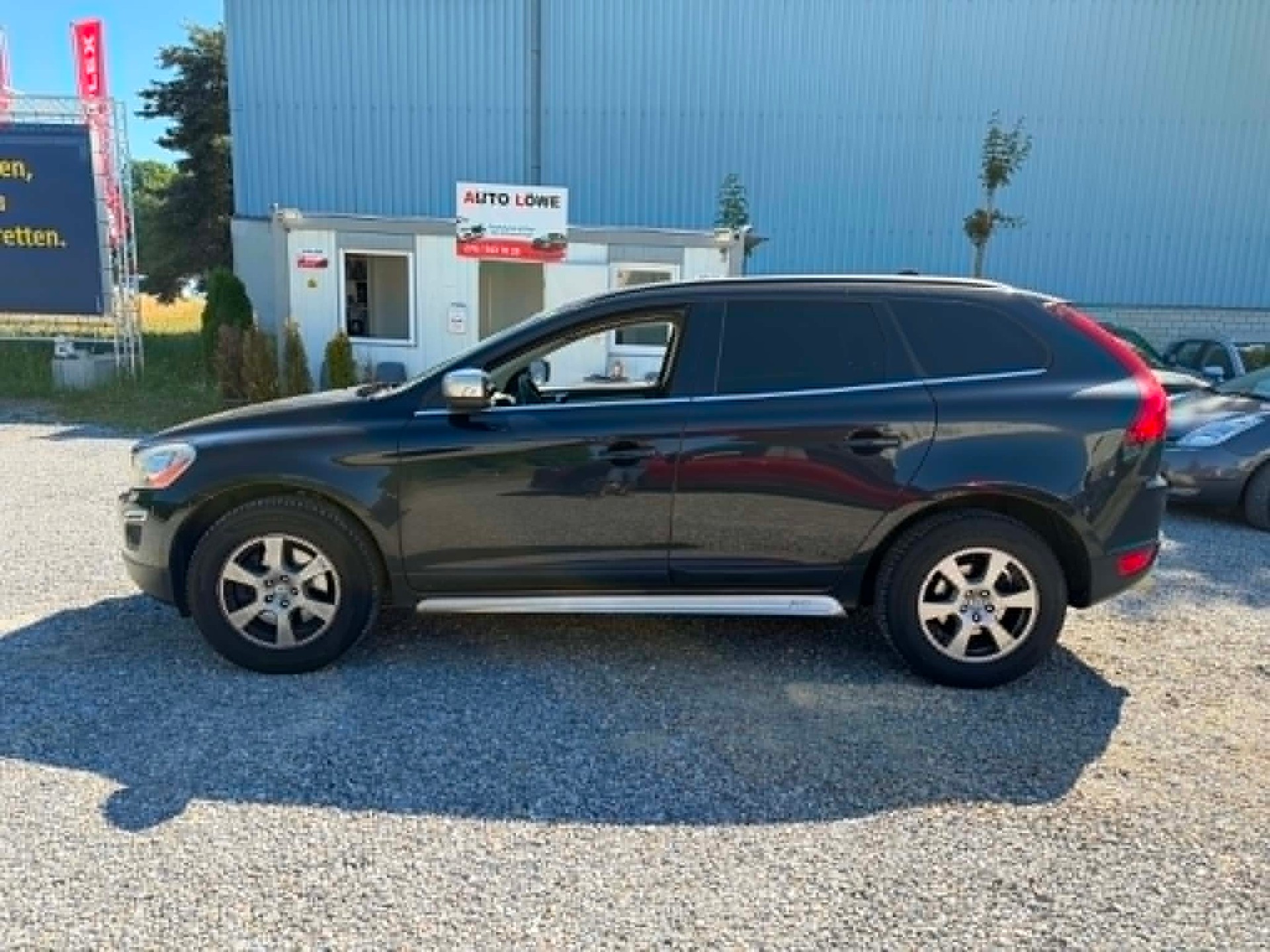 VOLVO XC60 D5 AWD Momentum Geartronic-image-5