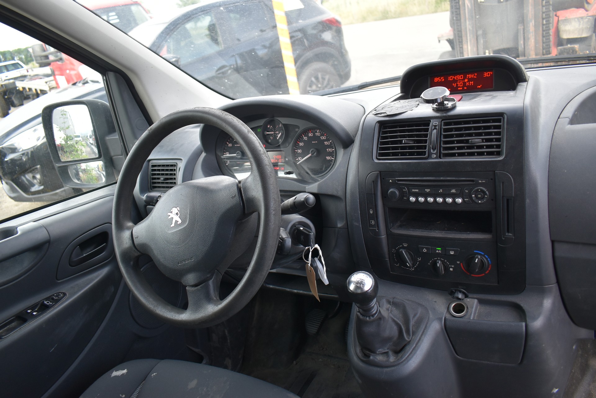 PEUGEOT Expert 2.0 HDi 229 L2H1-image-1