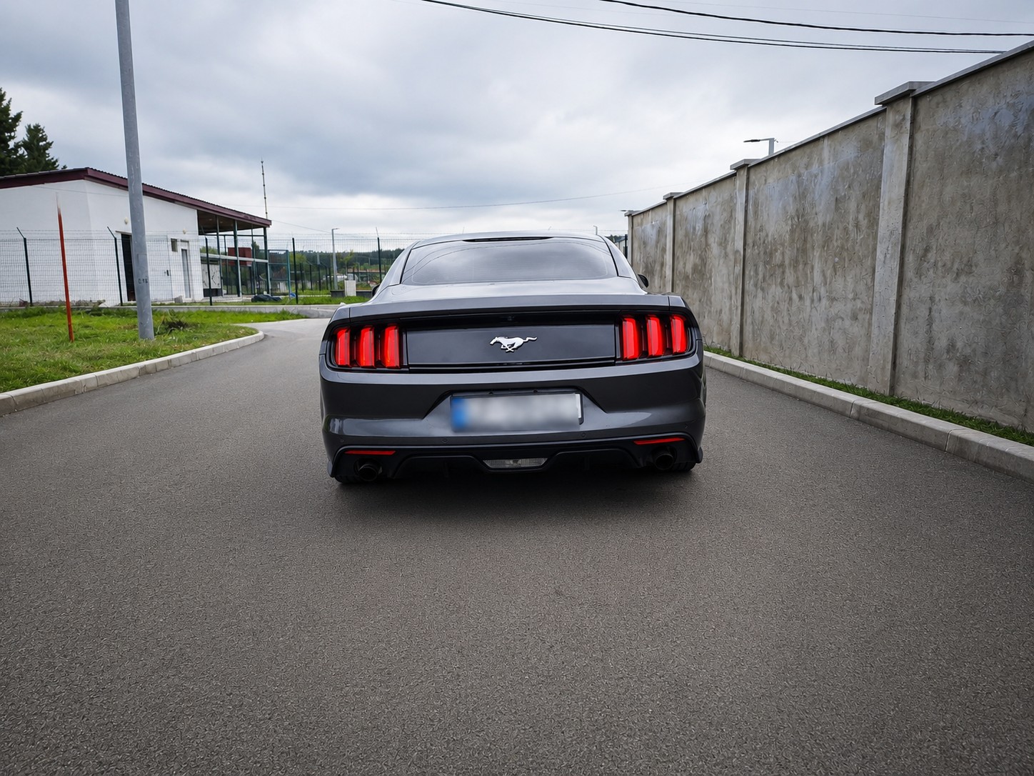 FORD Mustang Fastback 2.3 Automat-image-7