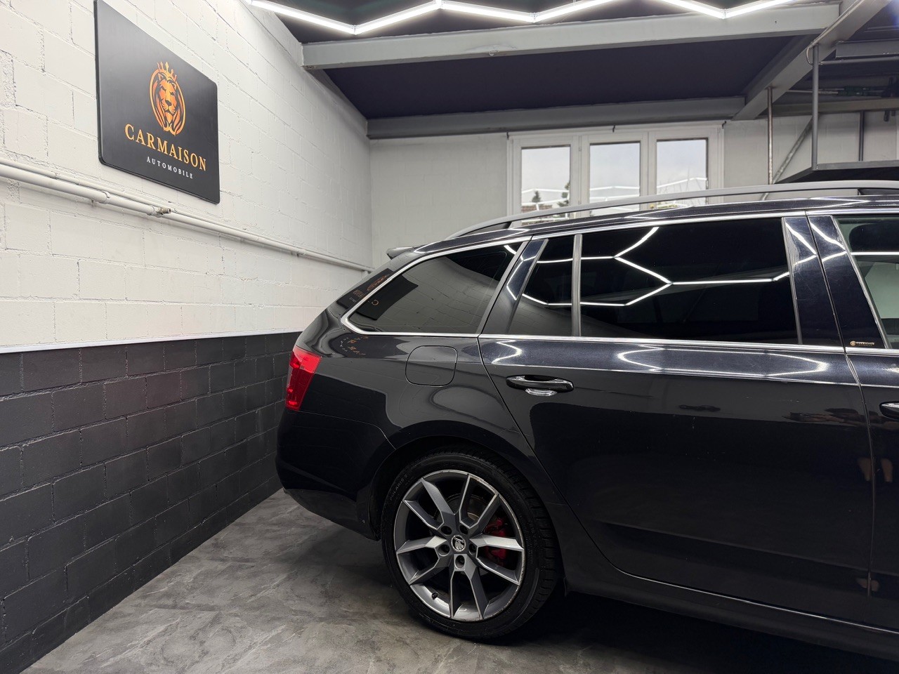 SKODA Octavia Combi 2.0 TSI RS DSG | APR 312PS | Carbon-image-4