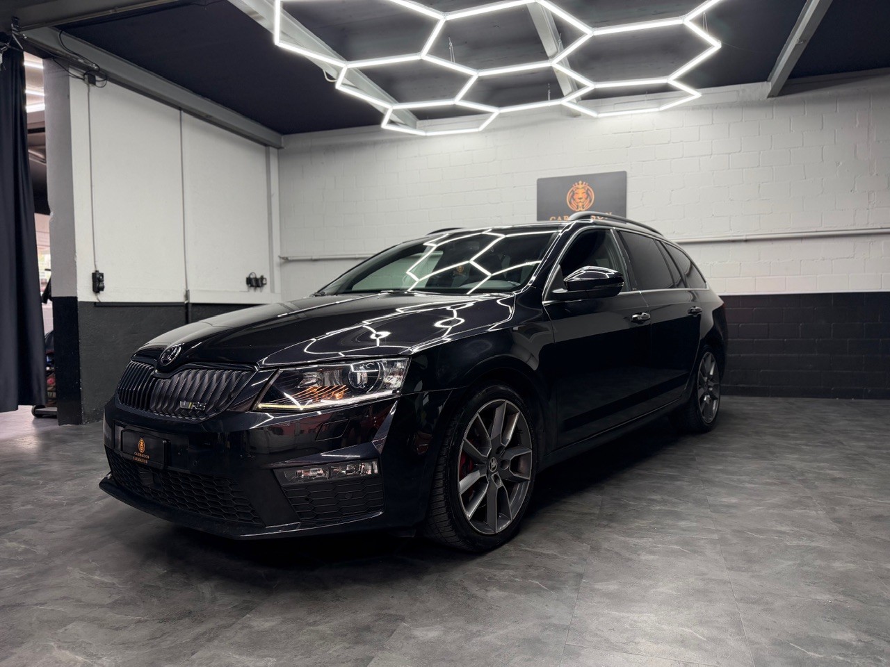 SKODA Octavia Combi 2.0 TSI RS DSG | APR 312PS | Carbon-image-2