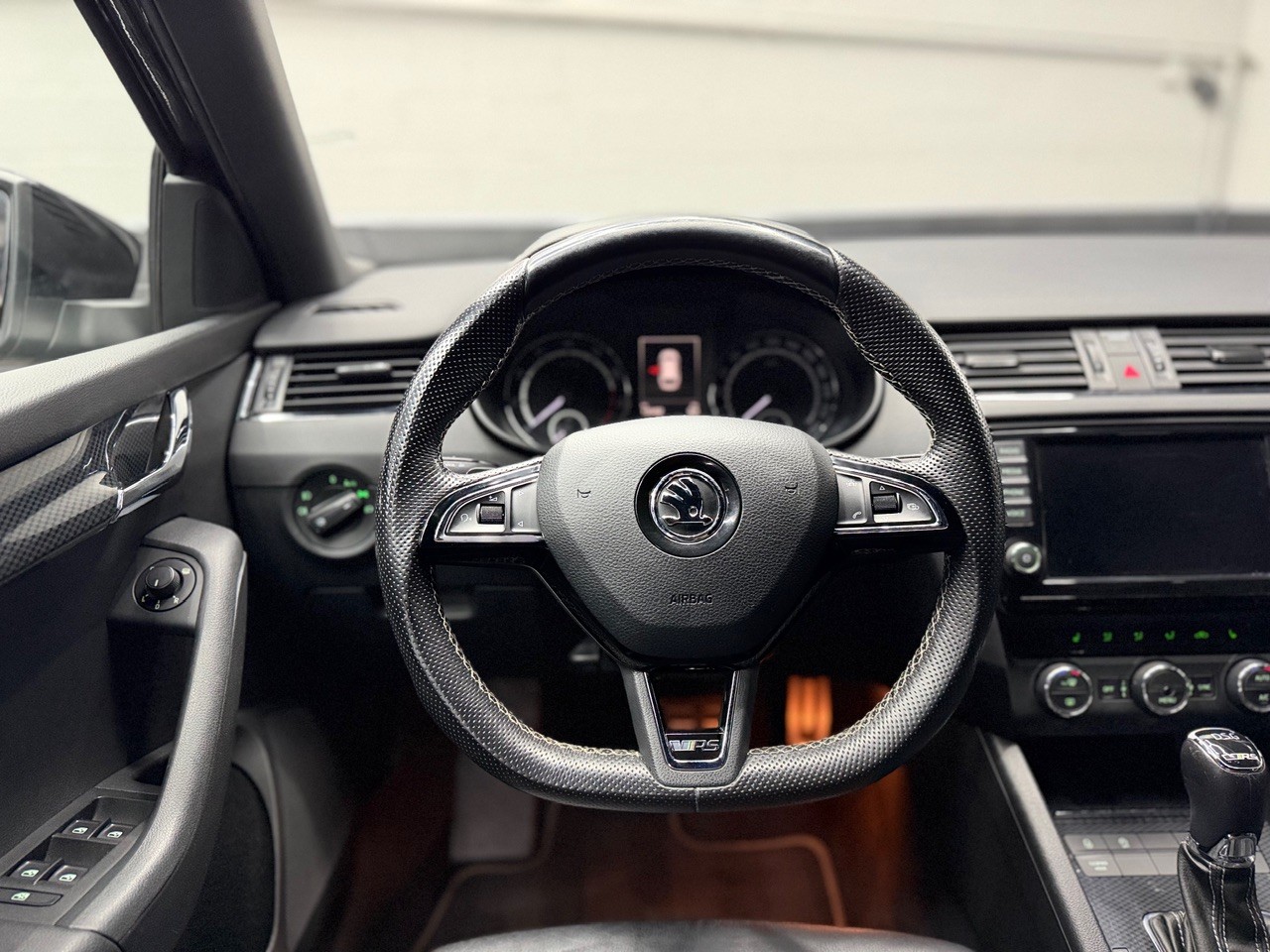 SKODA Octavia Combi 2.0 TSI RS DSG | APR 312PS | Carbon-image-17