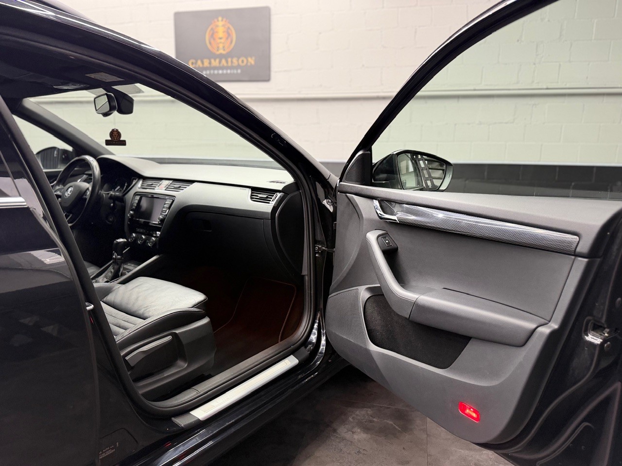 SKODA Octavia Combi 2.0 TSI RS DSG | APR 312PS | Carbon-image-20