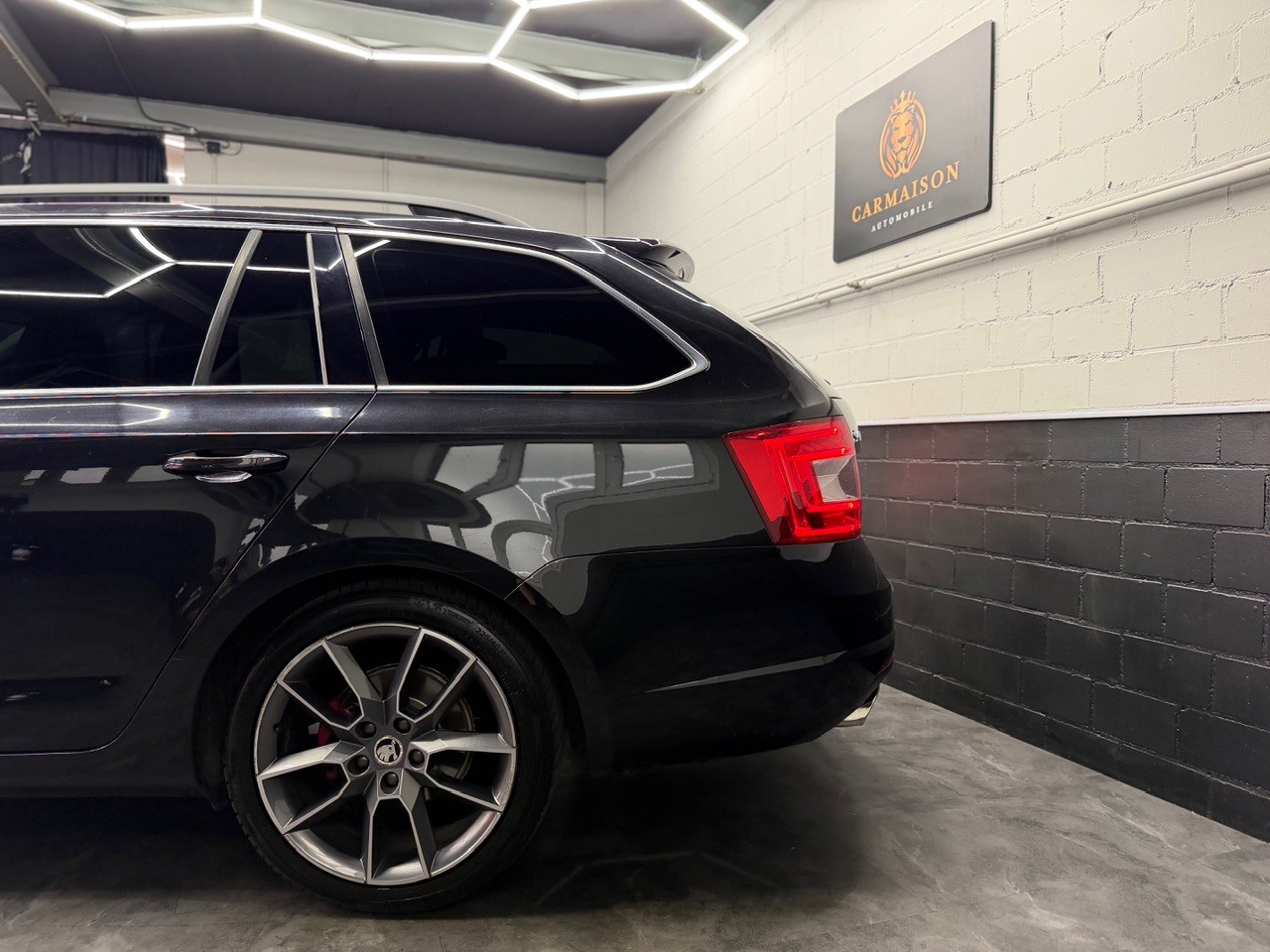 SKODA Octavia Combi 2.0 TSI RS DSG | APR 312PS | Carbon-image-3