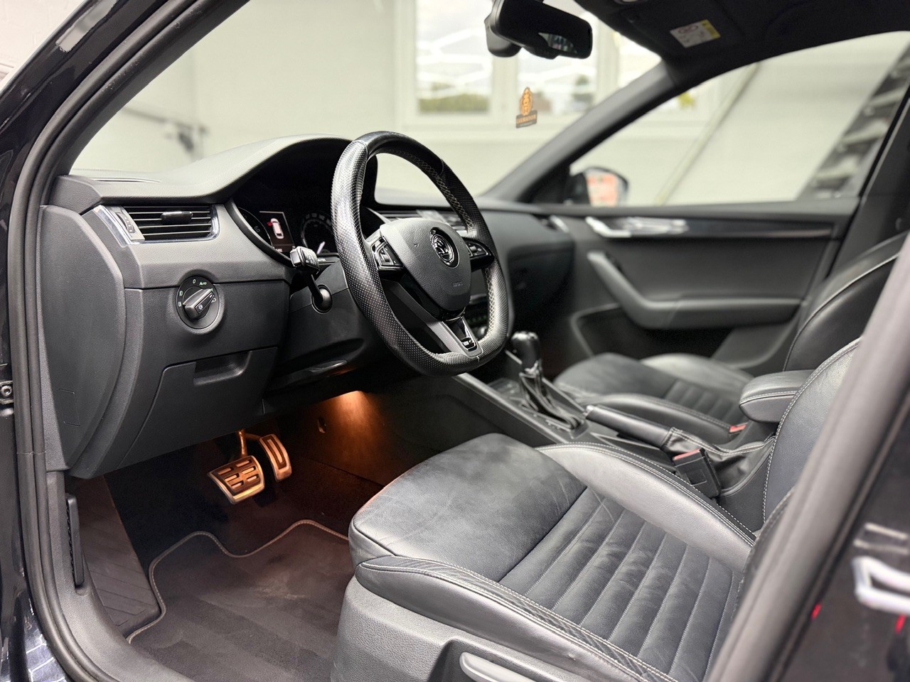 SKODA Octavia Combi 2.0 TSI RS DSG | APR 312PS | Carbon-image-13