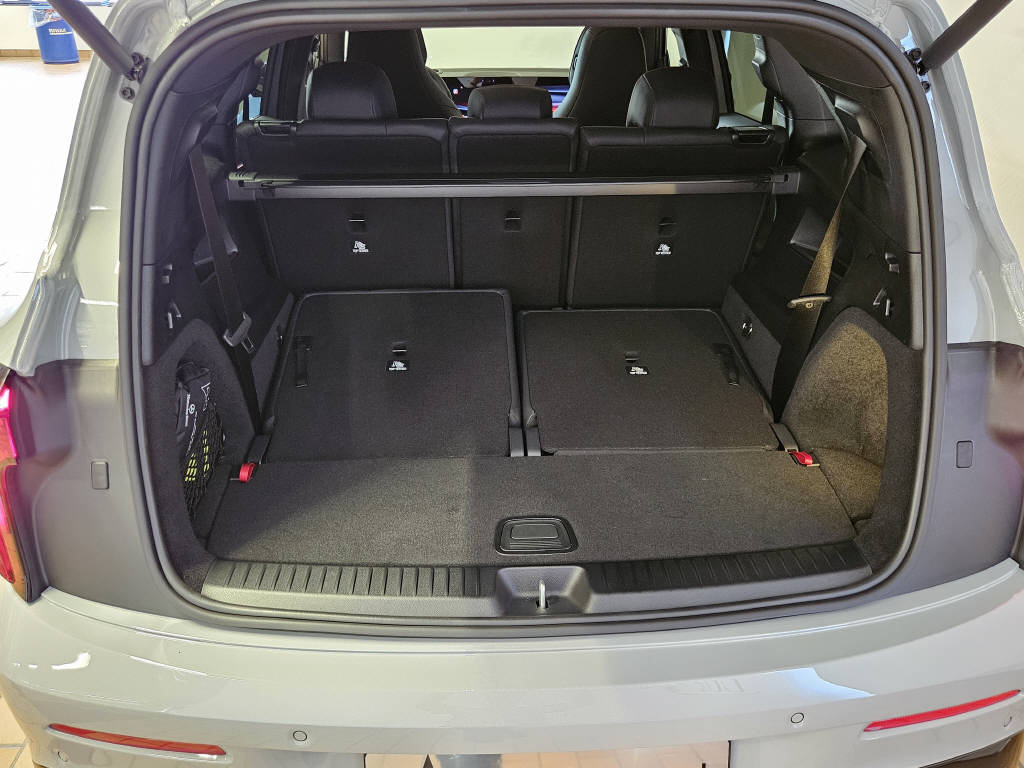 MERCEDES-BENZ GLB 220 4Matic-showroom-element-3