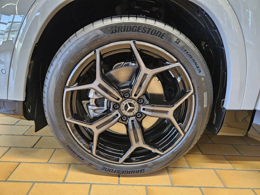 MERCEDES-BENZ GLB 220 4Matic-image-16