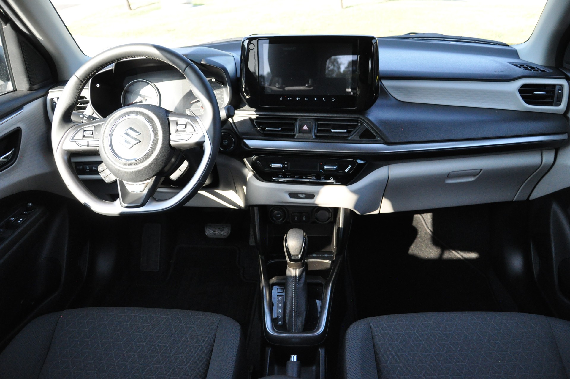 SUZUKI Swift 1.2 Tradizio Top Hybrid CVT-image-8