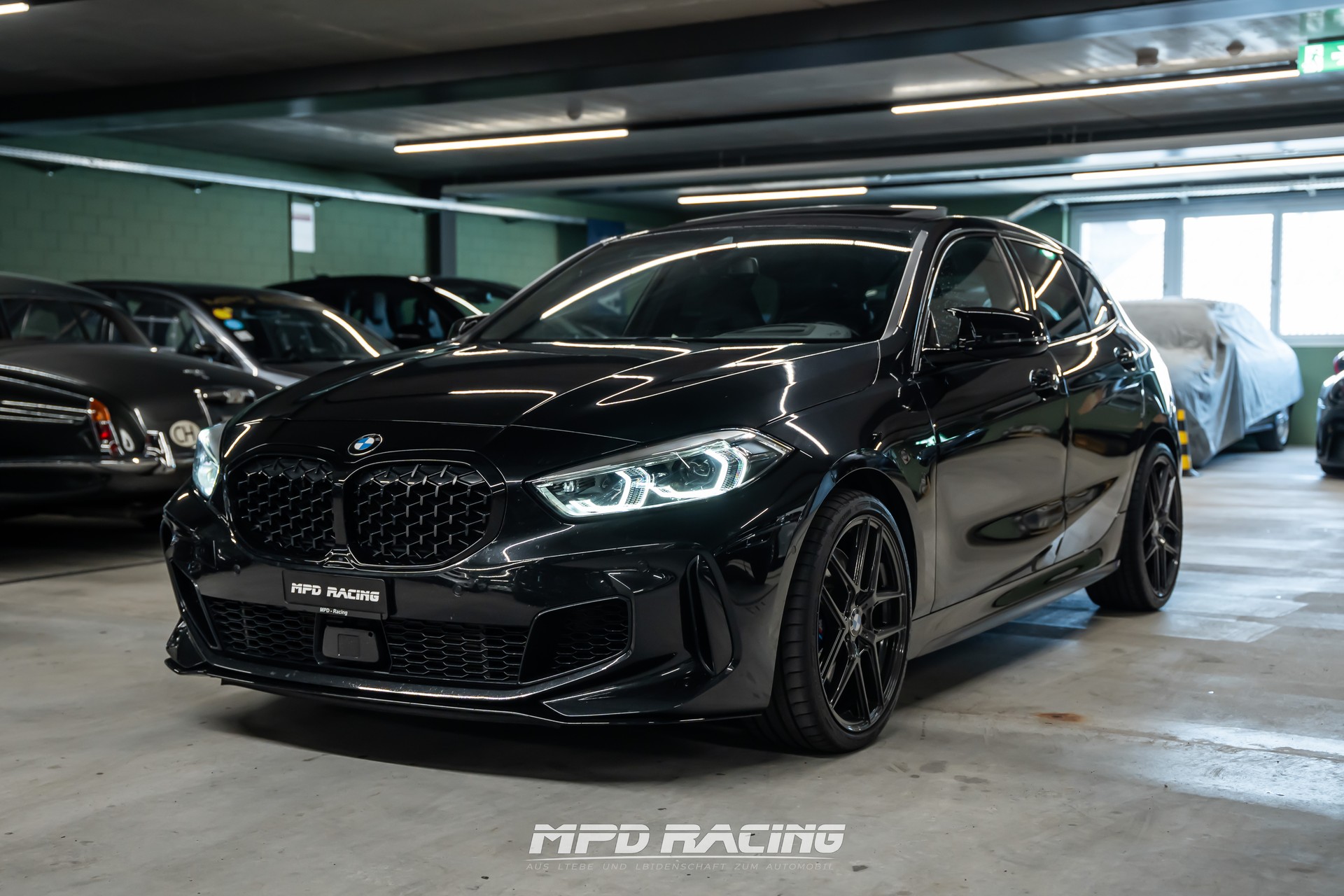 BMW M135i xDrive Steptronic-image-0
