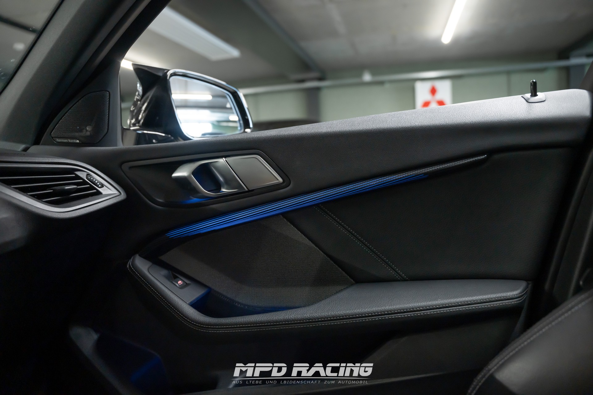 BMW M135i xDrive Steptronic-image-23