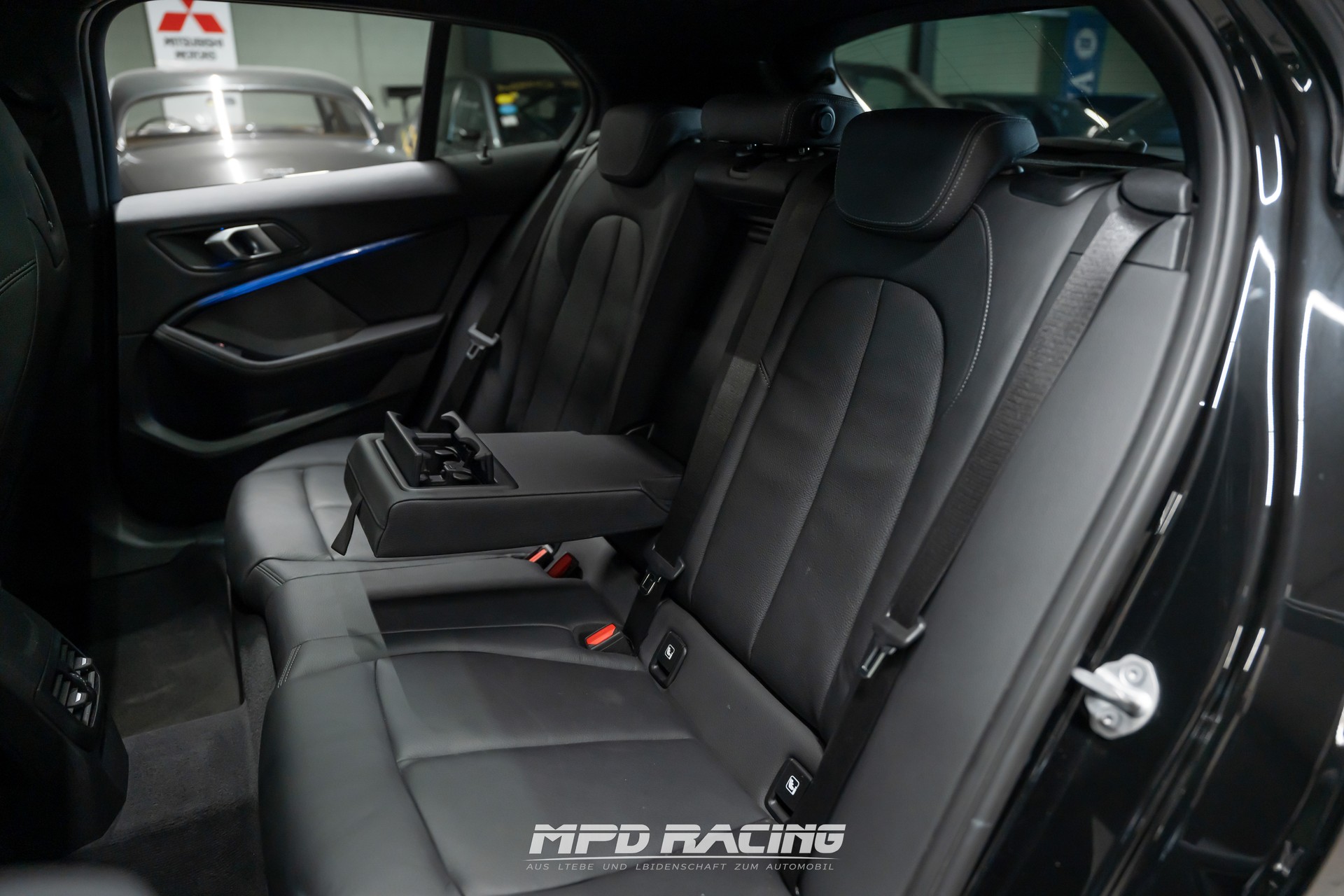 BMW M135i xDrive Steptronic-image-18