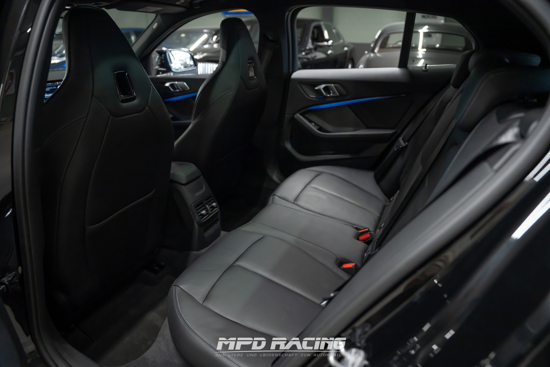 BMW M135i xDrive Steptronic-image-17