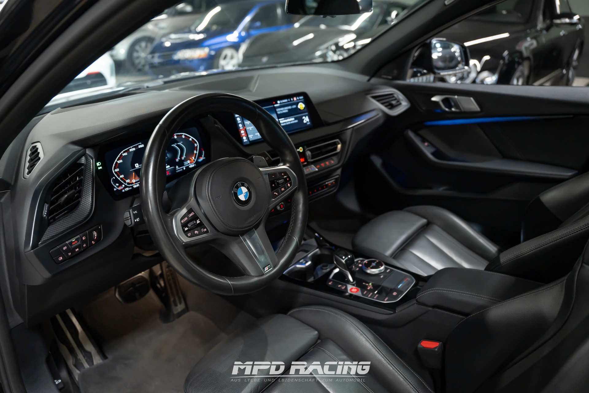 BMW M135i xDrive Steptronic-image-12