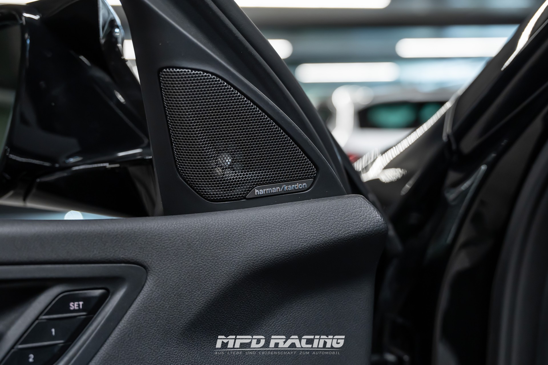 BMW M135i xDrive Steptronic-image-16