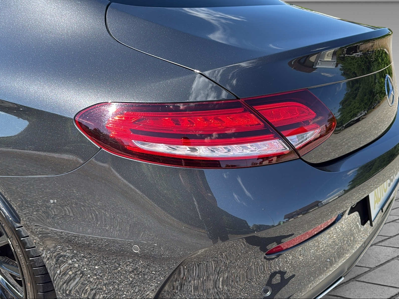 MERCEDES-BENZ C 200 AMG-Line 4matic Coupé-image-4