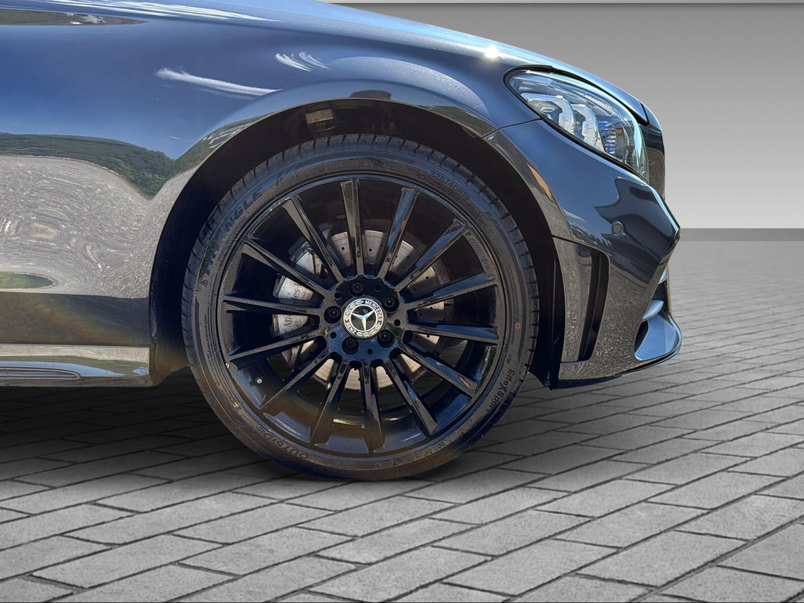 MERCEDES-BENZ C 200 AMG-Line 4matic Coupé-image-10
