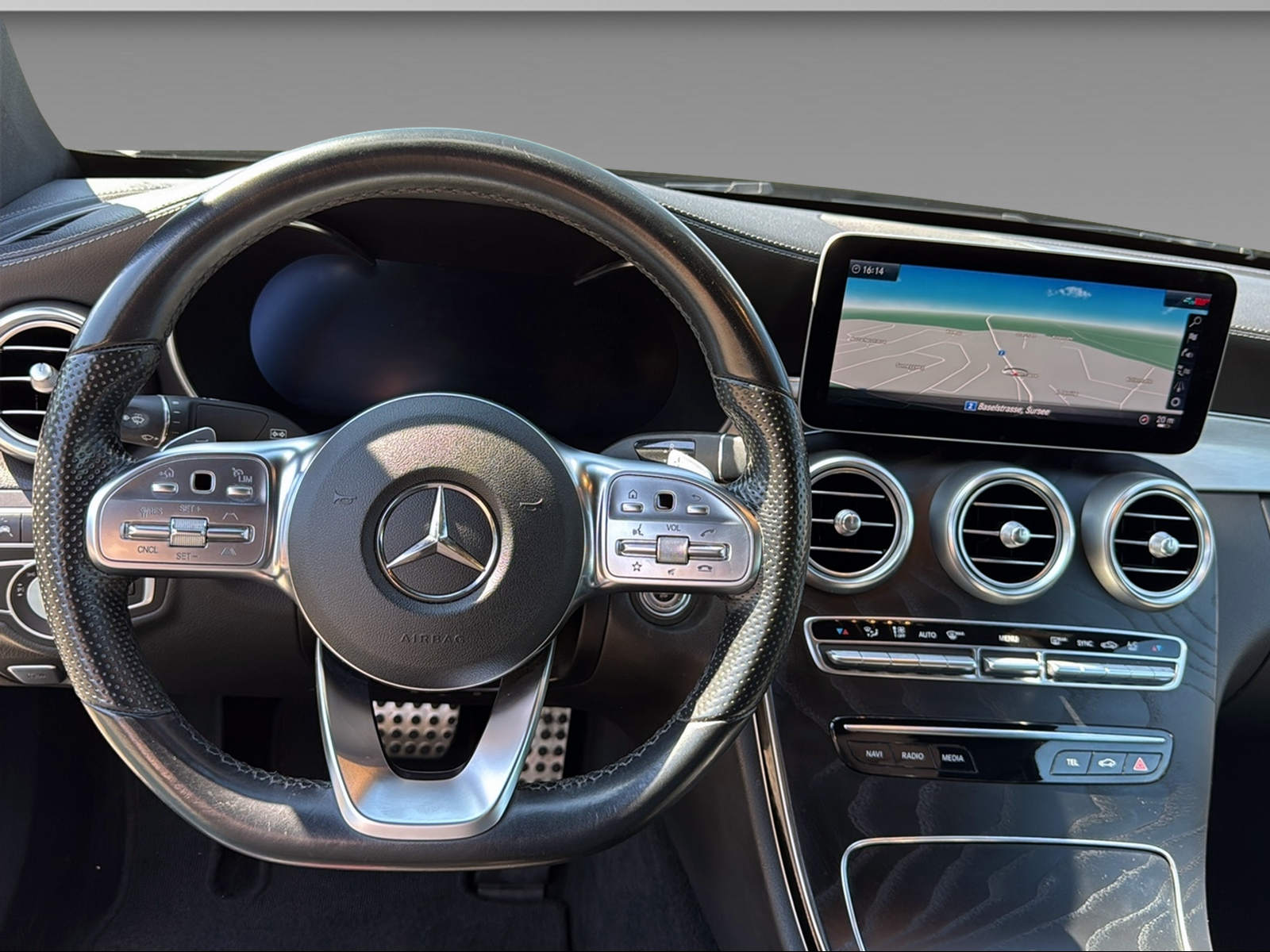MERCEDES-BENZ C 200 AMG-Line 4matic Coupé-image-15