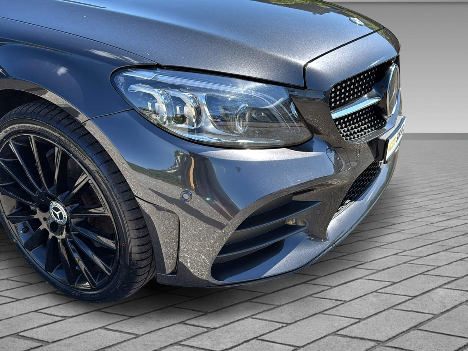 MERCEDES-BENZ C 200 AMG-Line 4matic Coupé-image-9