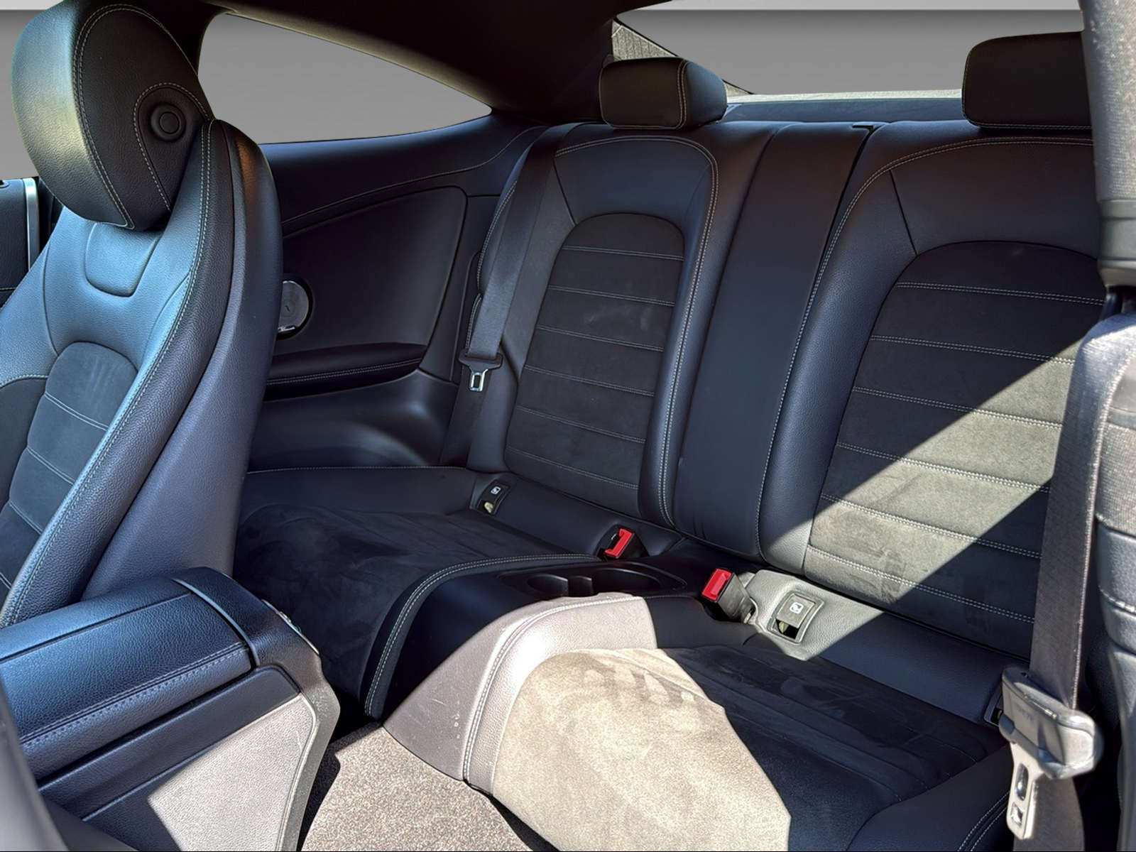 MERCEDES-BENZ C 200 AMG-Line 4matic Coupé-image-20