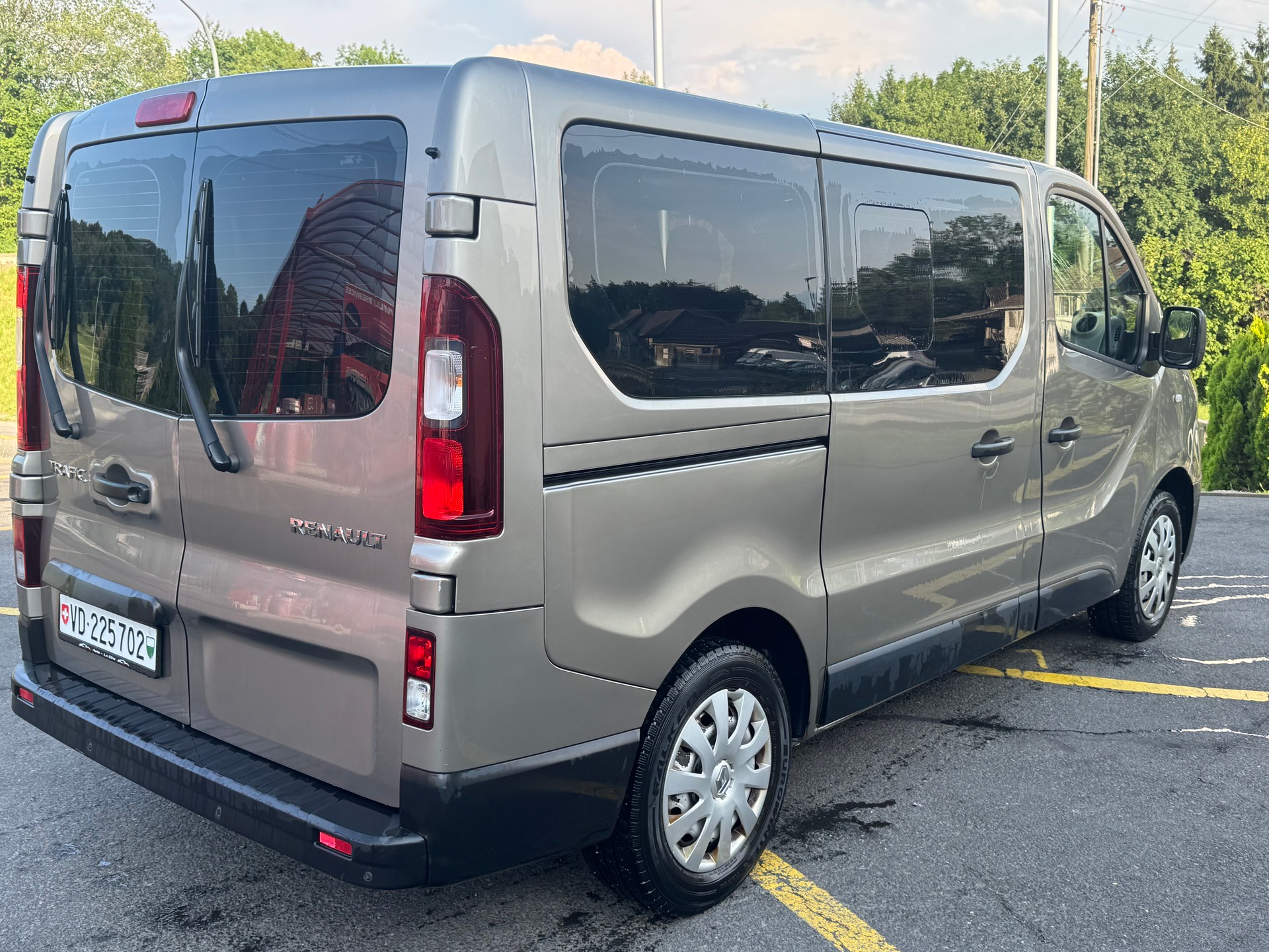 RENAULT Trafic ENERGY dCi 90 Passenger Expression-image-4