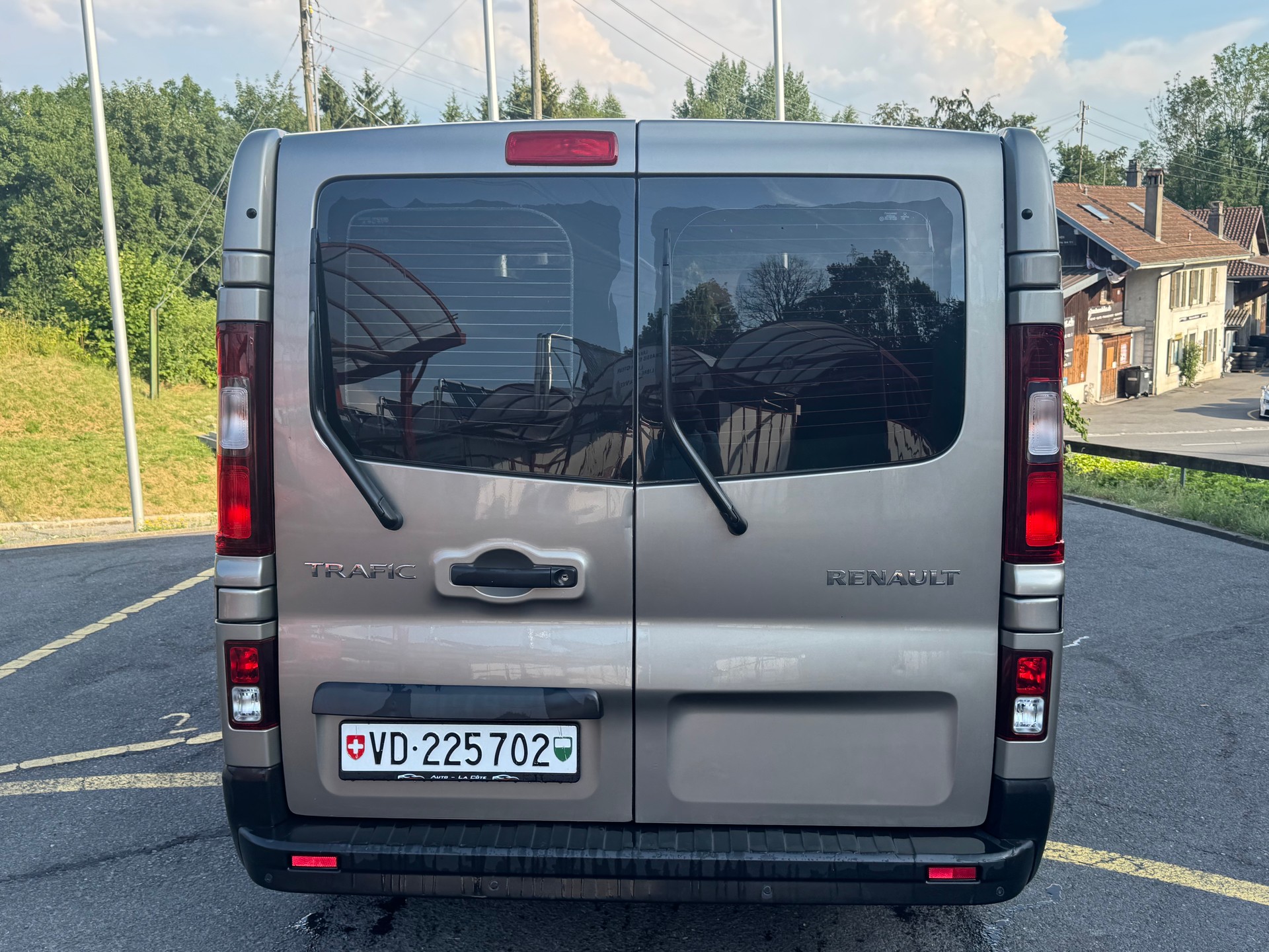 RENAULT Trafic ENERGY dCi 90 Passenger Expression-image-2