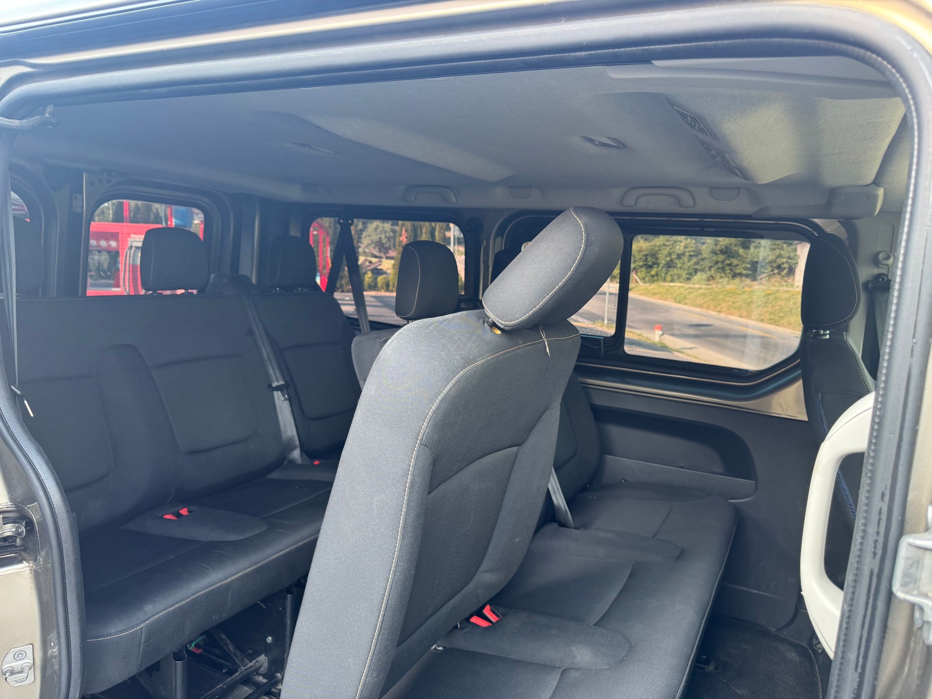 RENAULT Trafic ENERGY dCi 90 Passenger Expression-image-6