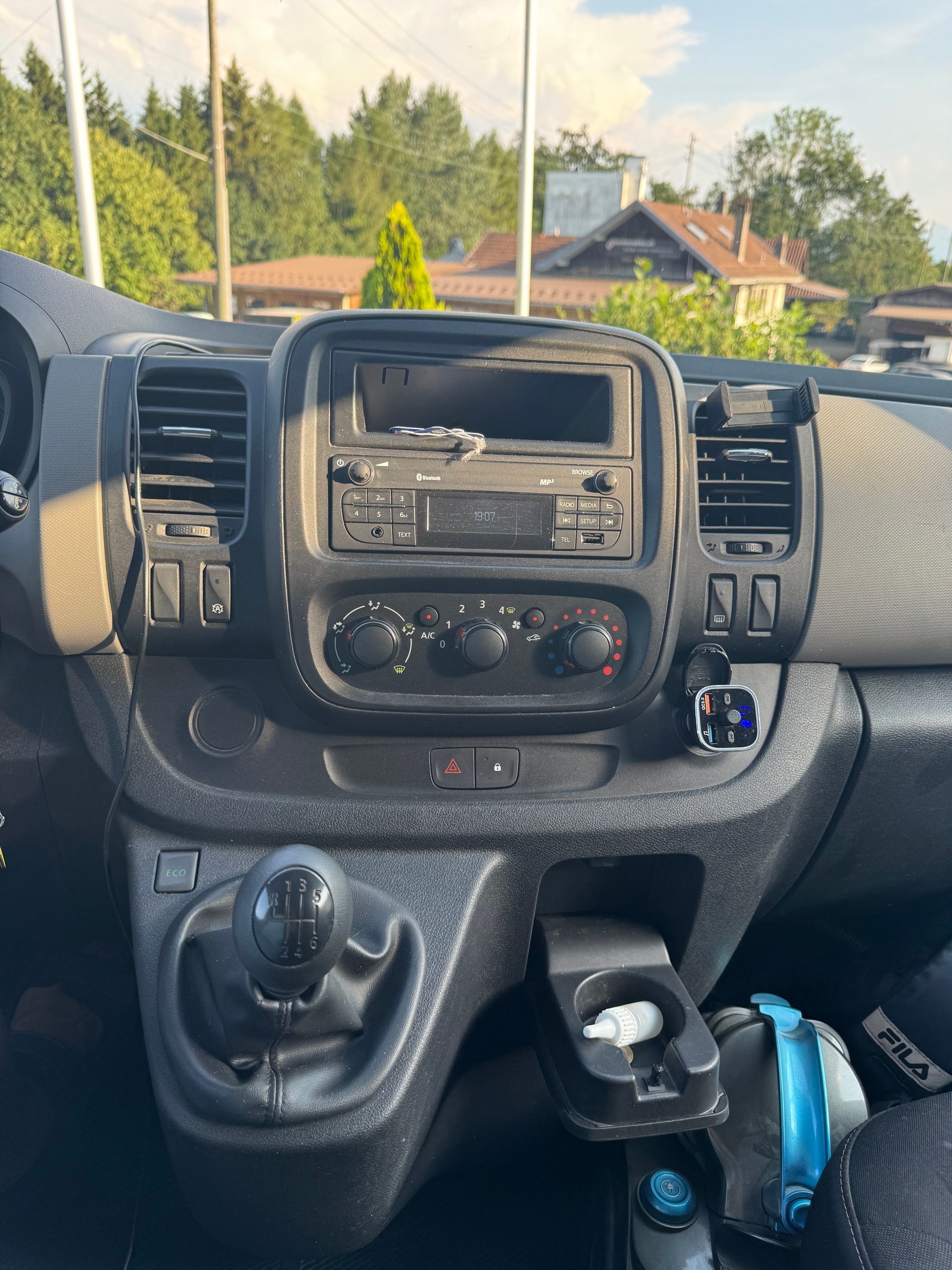 RENAULT Trafic ENERGY dCi 90 Passenger Expression-image-8