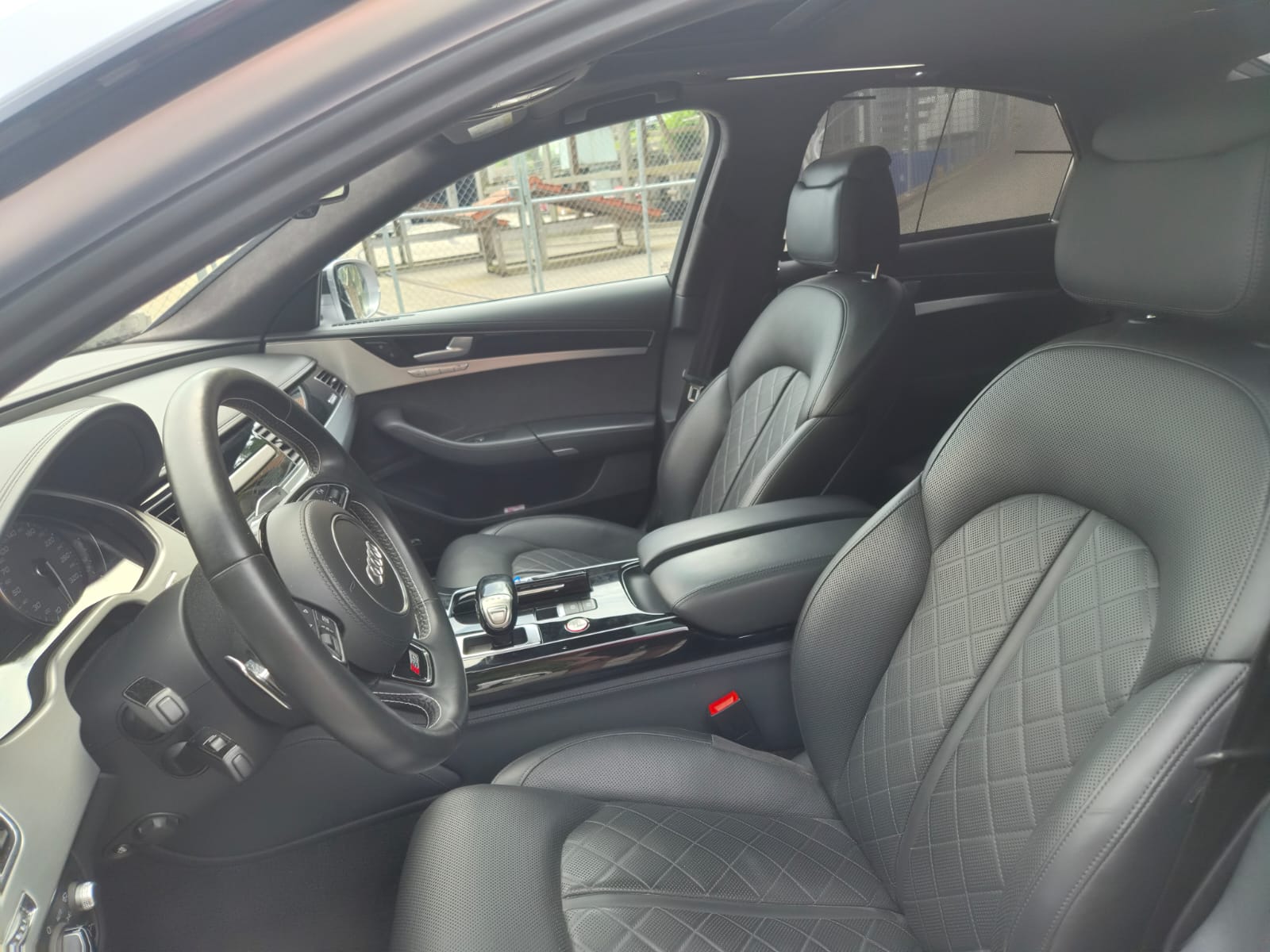 AUDI S8 4.0 TFSI V8 plus quattro tiptronic-image-5