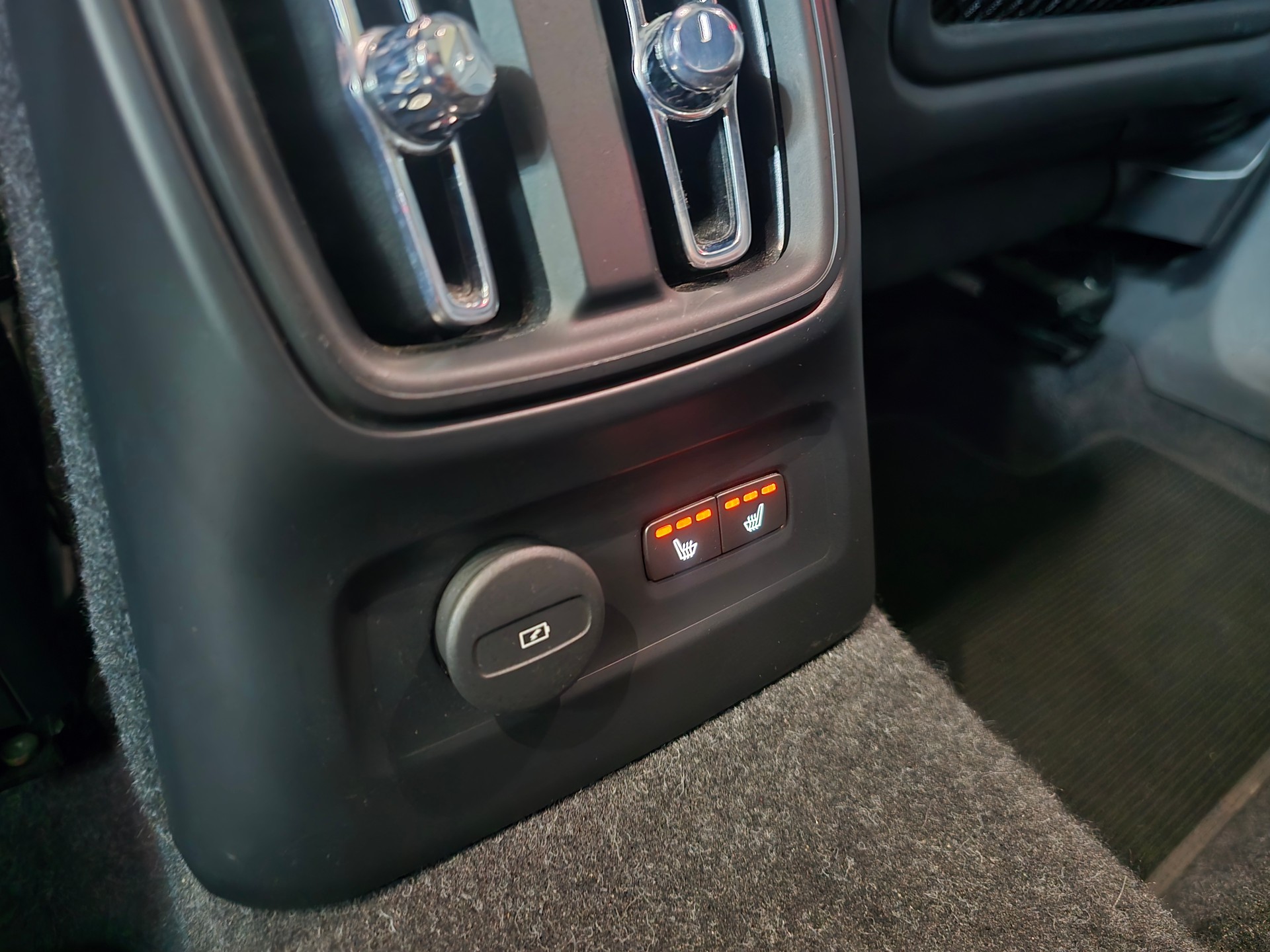 VOLVO XC40 T5 TwE R-Design DCT CH-Fahrzeug-image-20