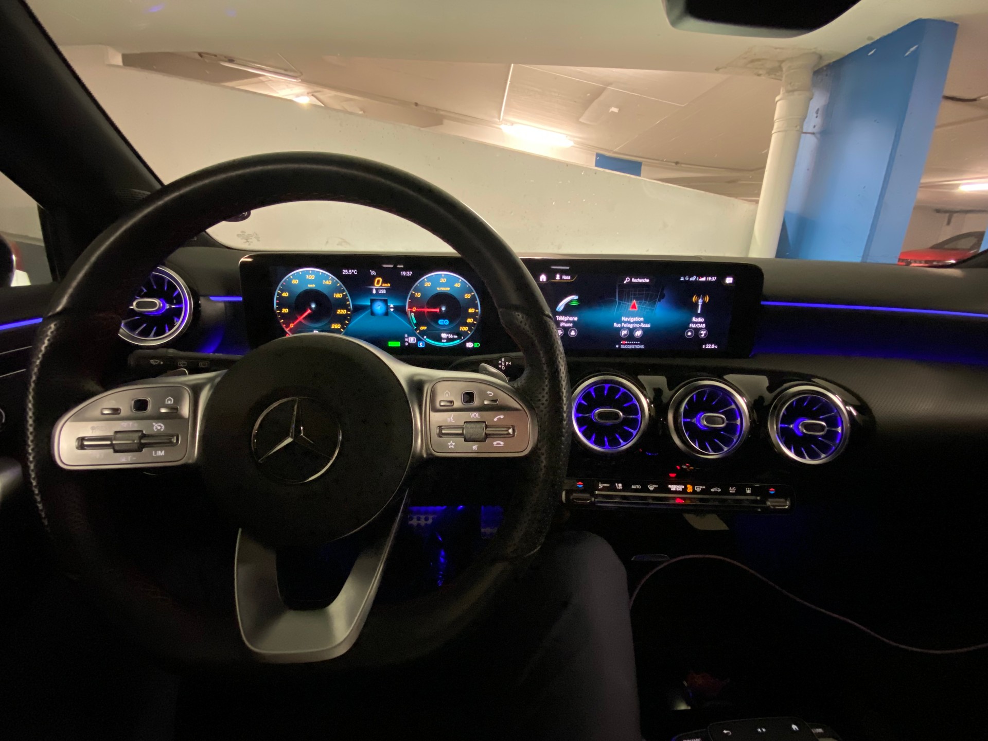 MERCEDES-BENZ A 250 e AMG Line-image-2