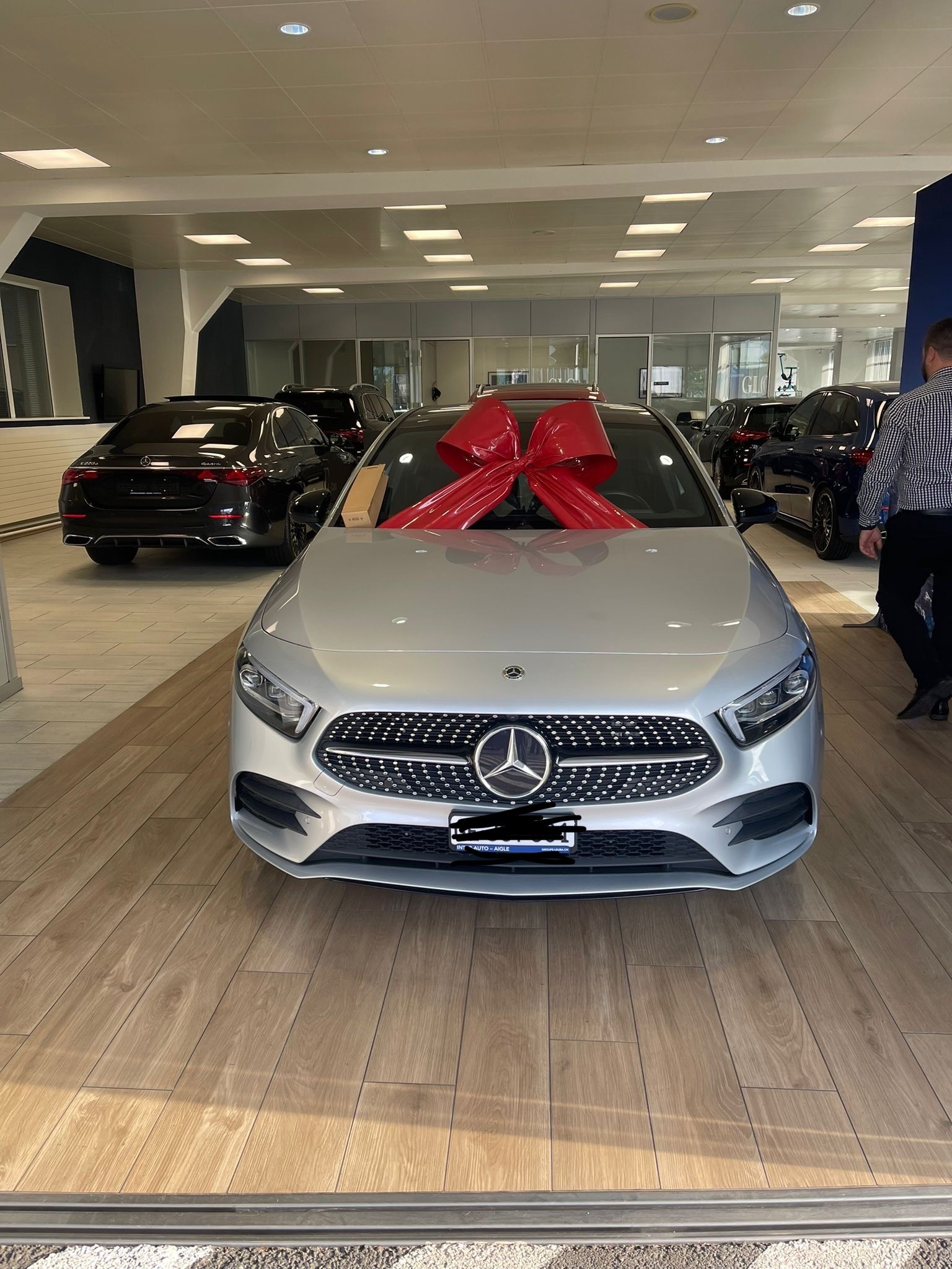 MERCEDES-BENZ A 250 e AMG Line-image-0