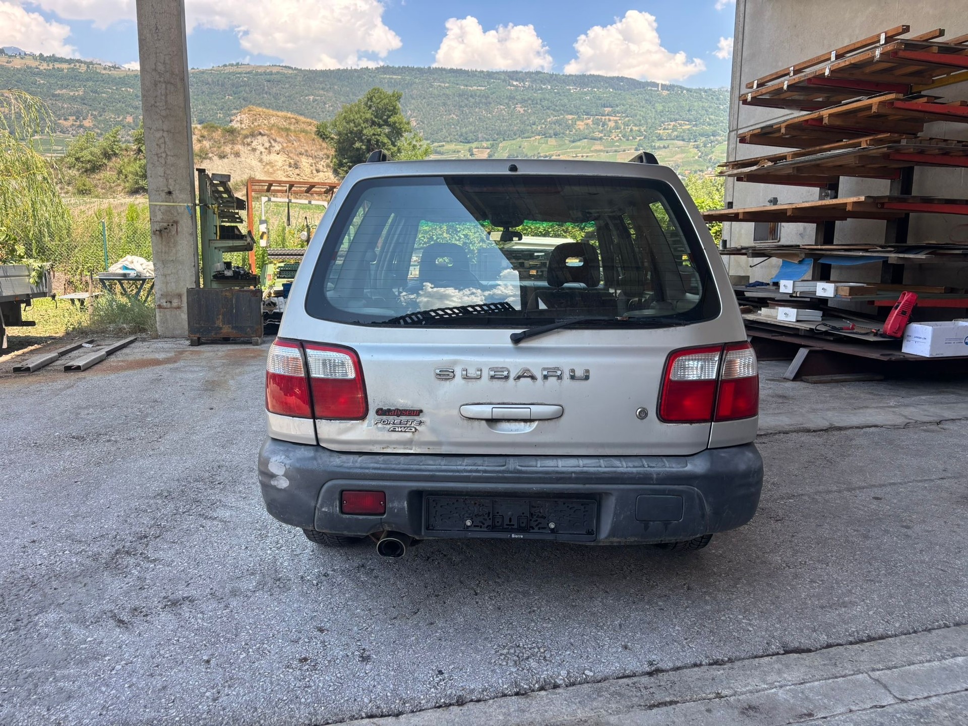 SUBARU 2,0Gl-image-2