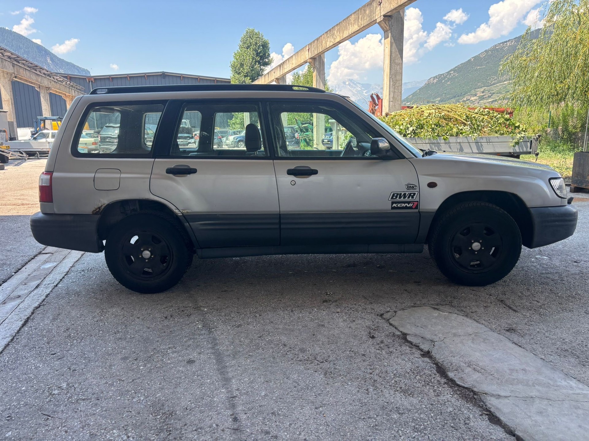 SUBARU 2,0Gl-image-1