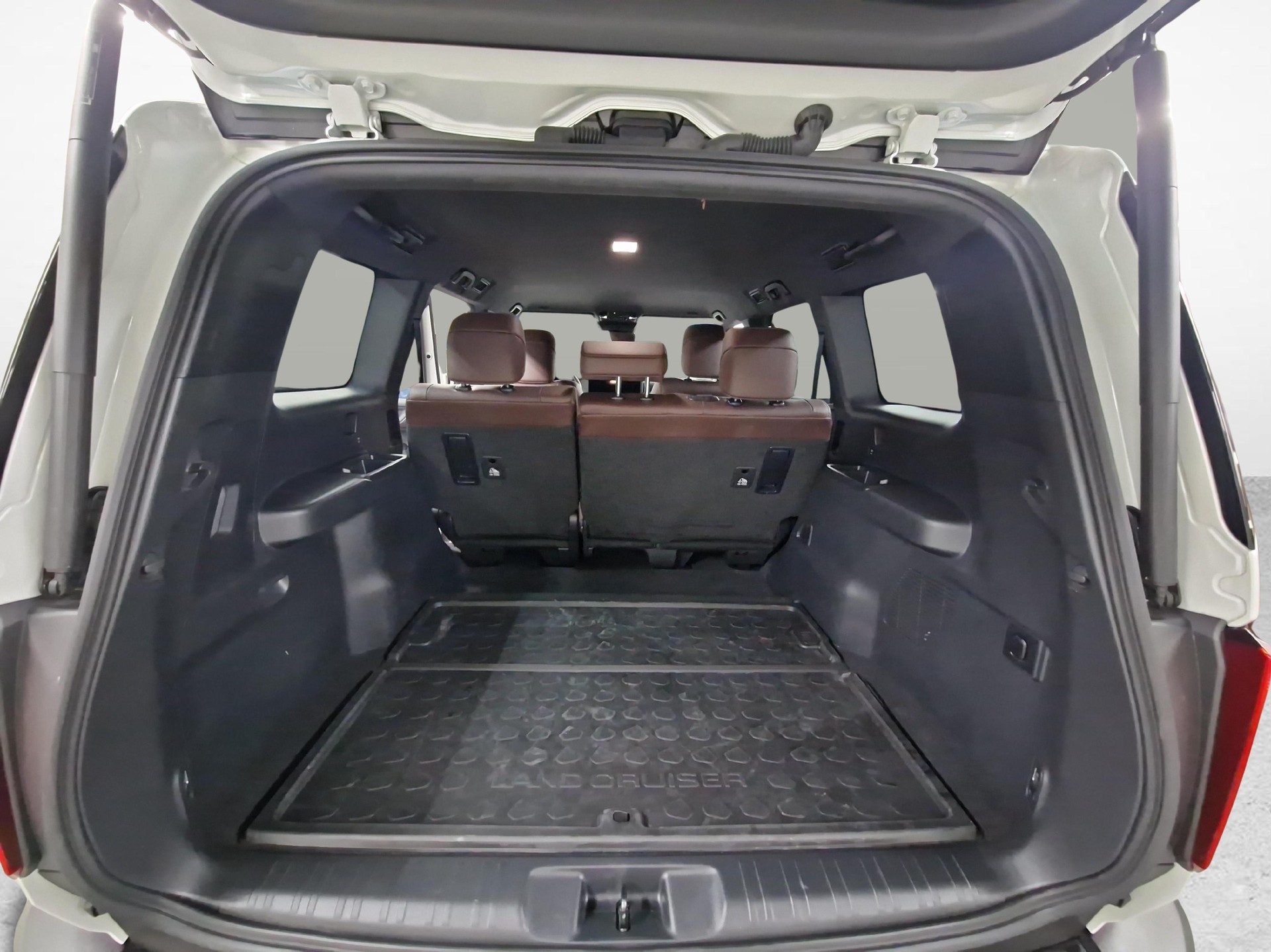 TOYOTA Land Cruiser 2.8 D Style-image-11