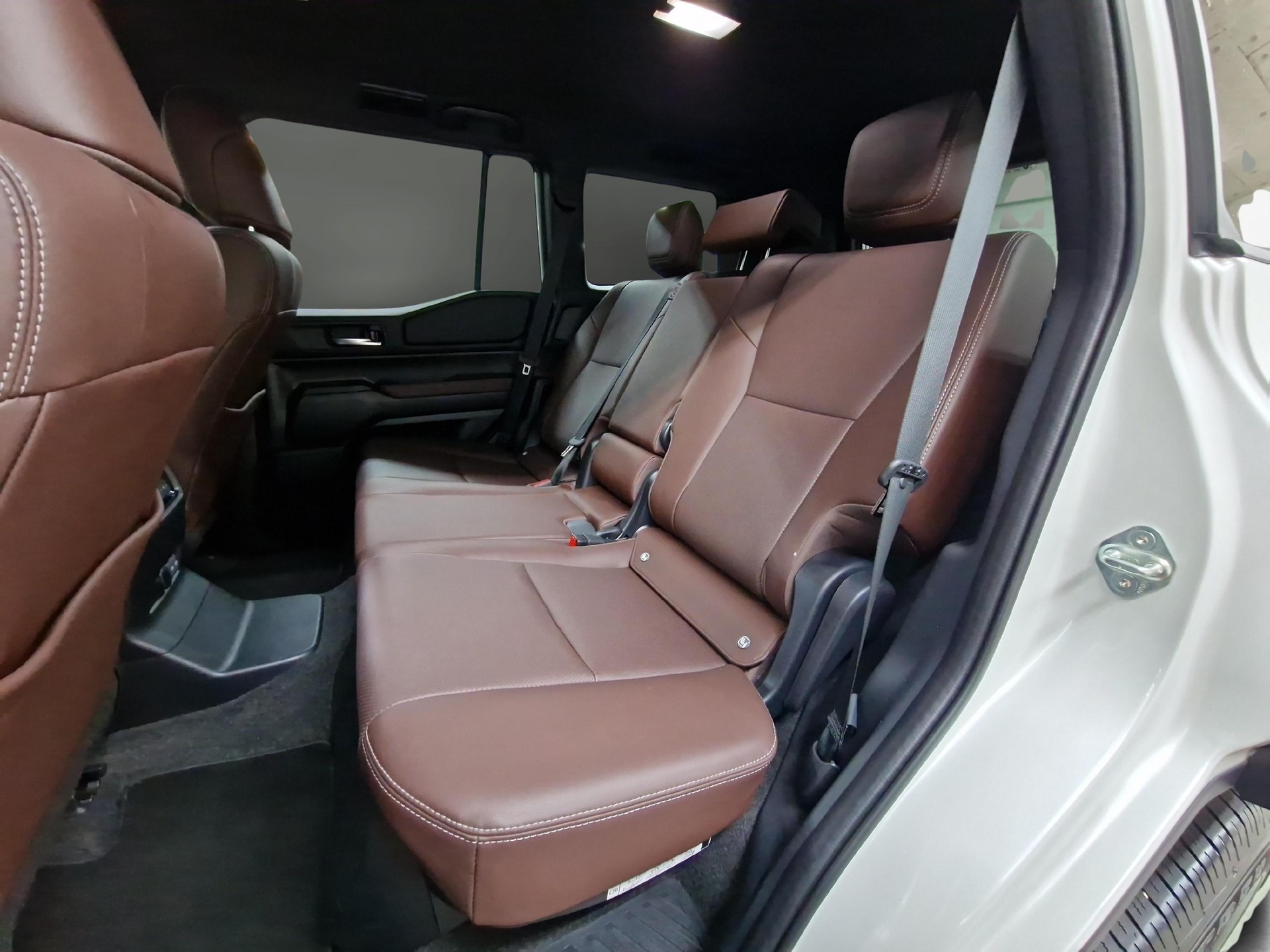 TOYOTA Land Cruiser 2.8 D Style-image-10