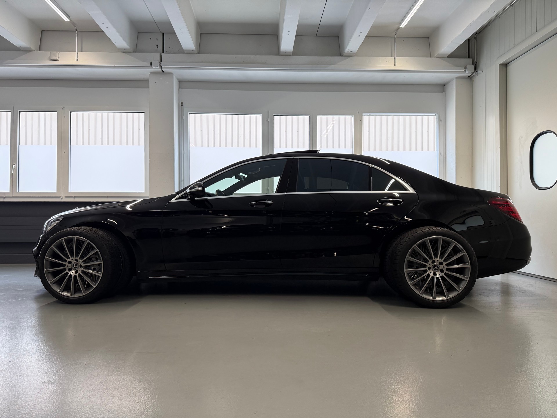 MERCEDES-BENZ S 400 d L 4Matic AMG Line 9G-Tronic-showroom-element-3