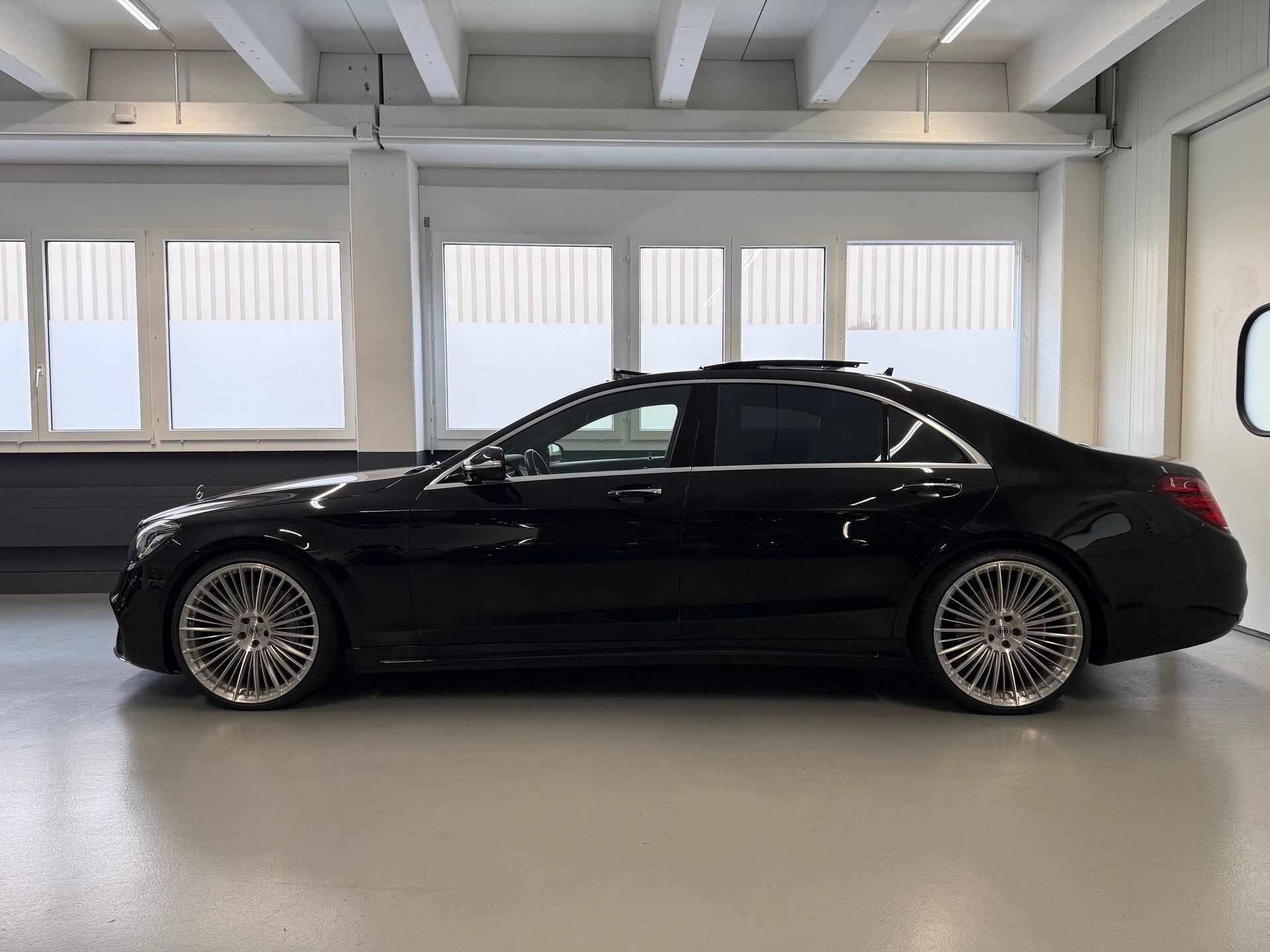 MERCEDES-BENZ S 400 d L 4Matic AMG Line 9G-Tronic-showroom-element-2