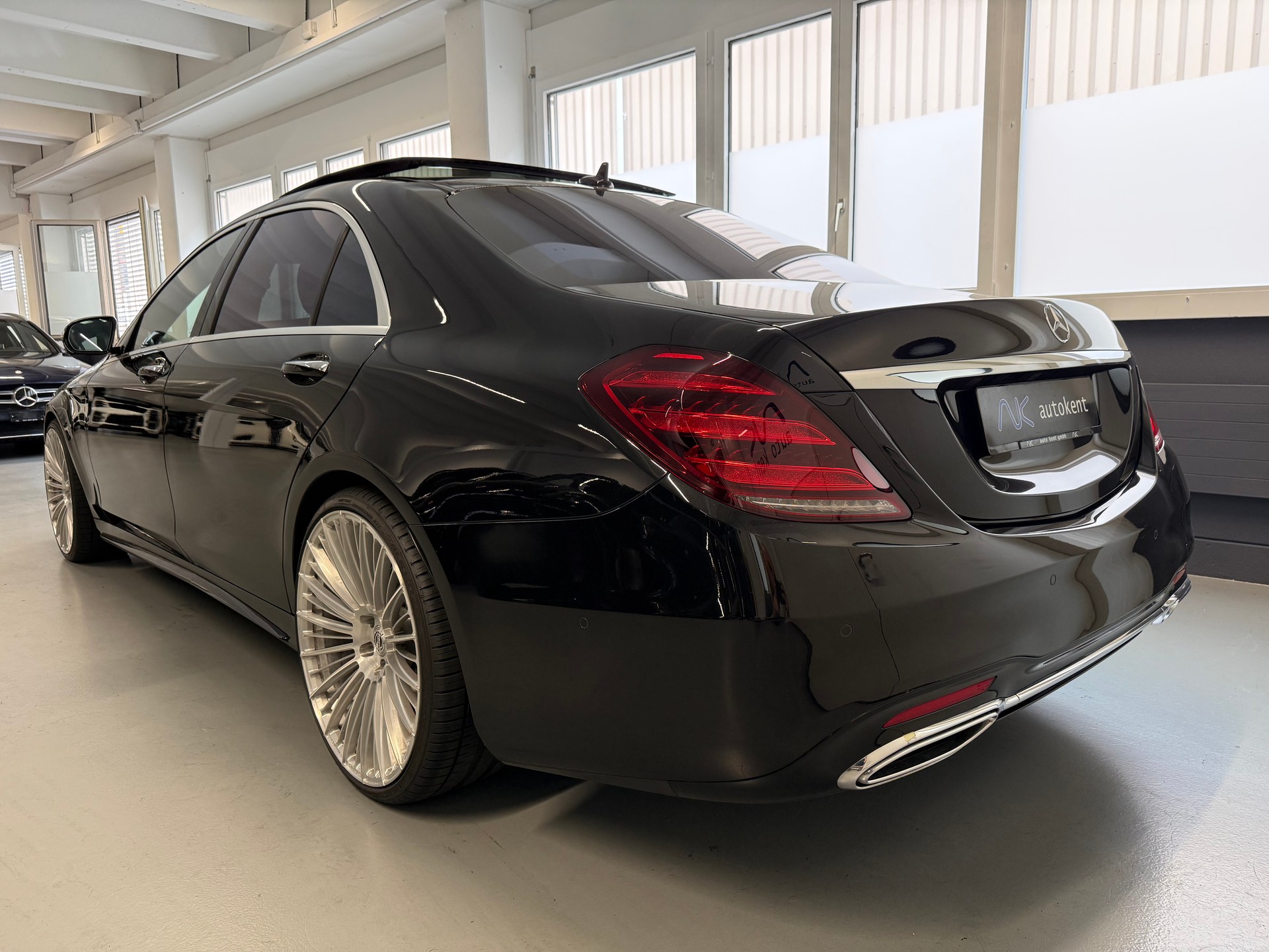 MERCEDES-BENZ S 400 d L 4Matic AMG Line 9G-Tronic-image-4