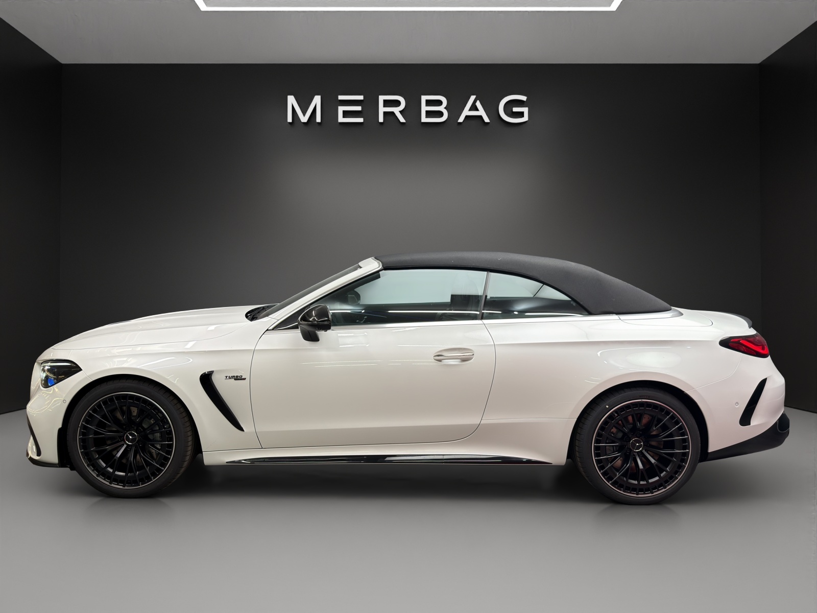 MERCEDES-BENZ AMG CLE 53 4MATIC+ Cabriolet-image-6