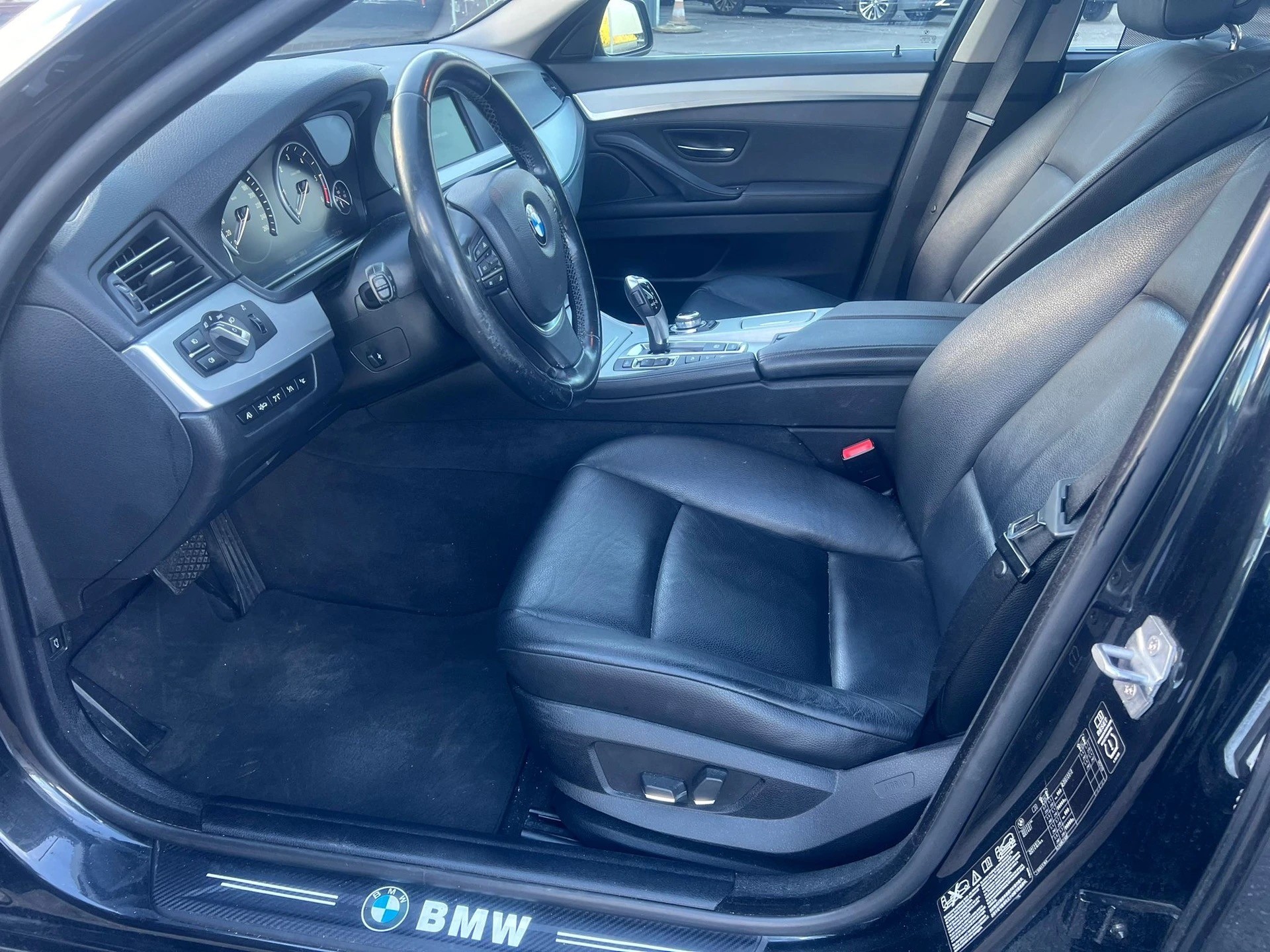 BMW 530d xDrive Touring Steptronic-image-10