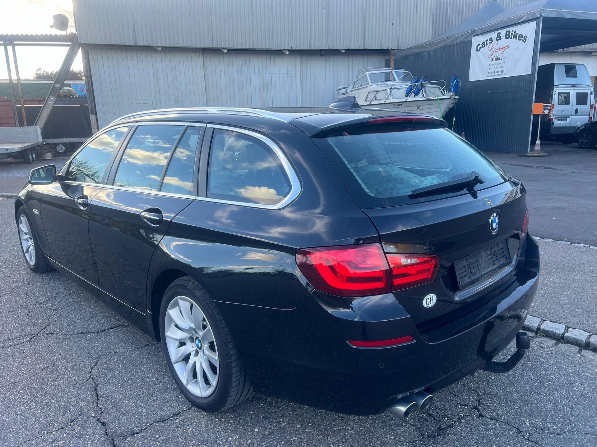 BMW 530d xDrive Touring Steptronic-image-4