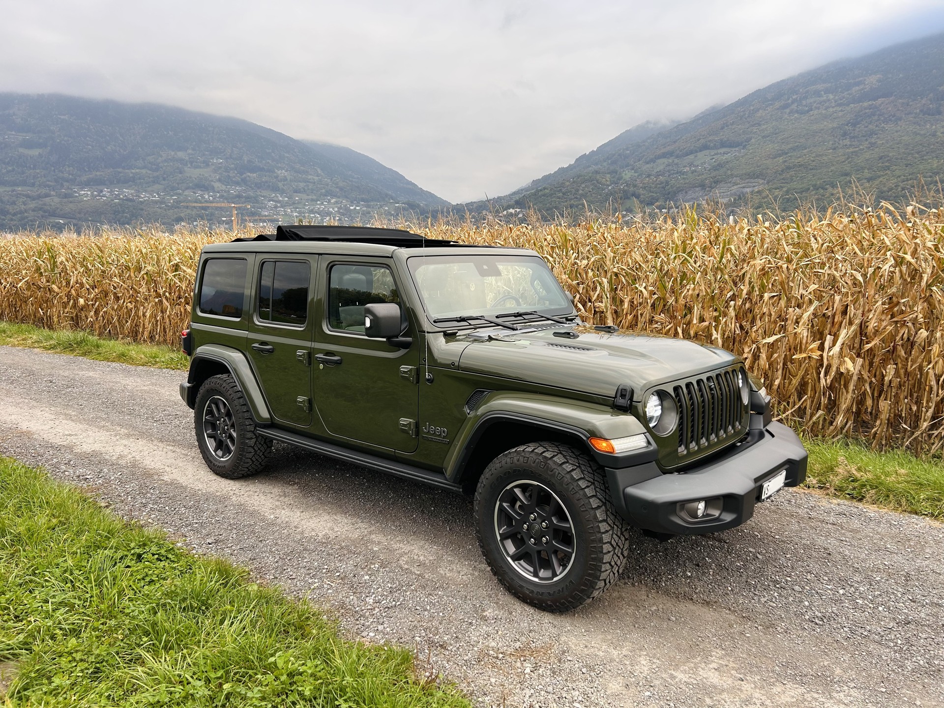JEEP 2.0 Turbo 80th Anniversary Unlimited-image-0