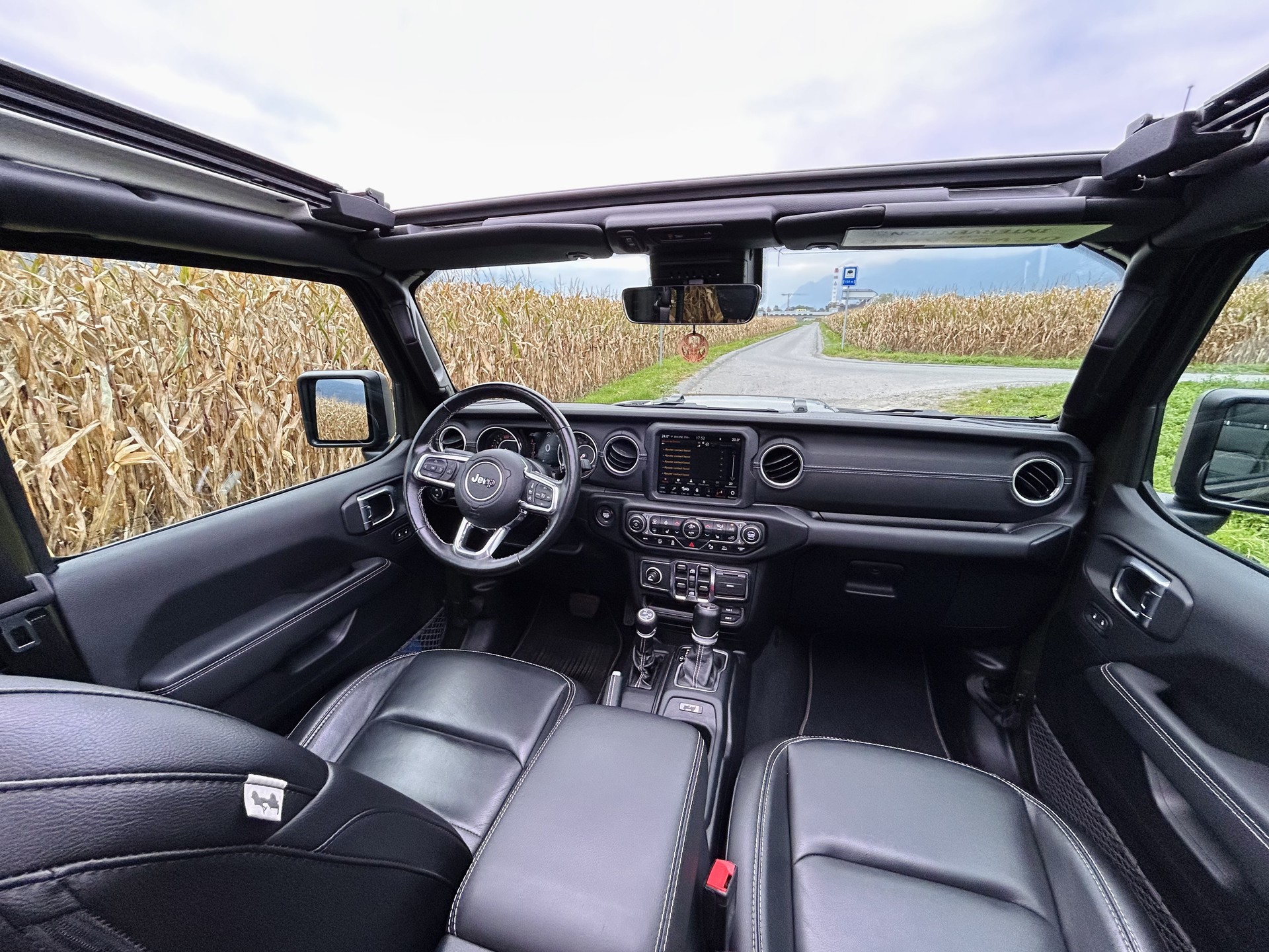 JEEP 2.0 Turbo 80th Anniversary Unlimited-image-5