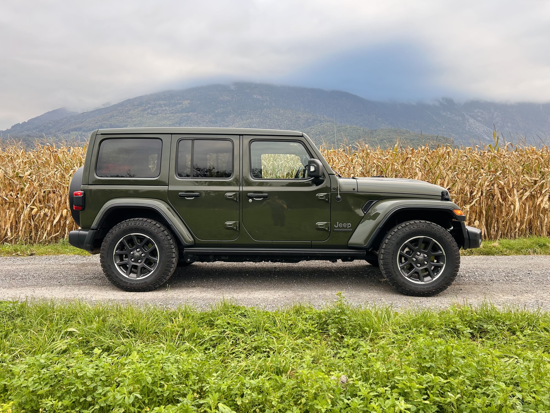 JEEP 2.0 Turbo 80th Anniversary Unlimited-image-1