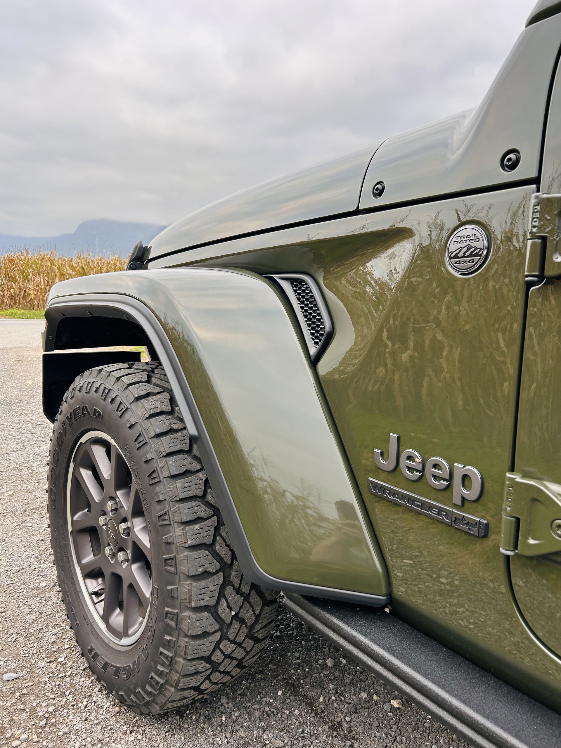 JEEP 2.0 Turbo 80th Anniversary Unlimited-image-4