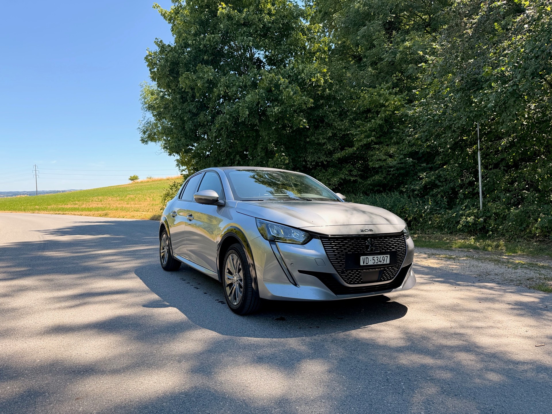 PEUGEOT e-GT Line-image-1
