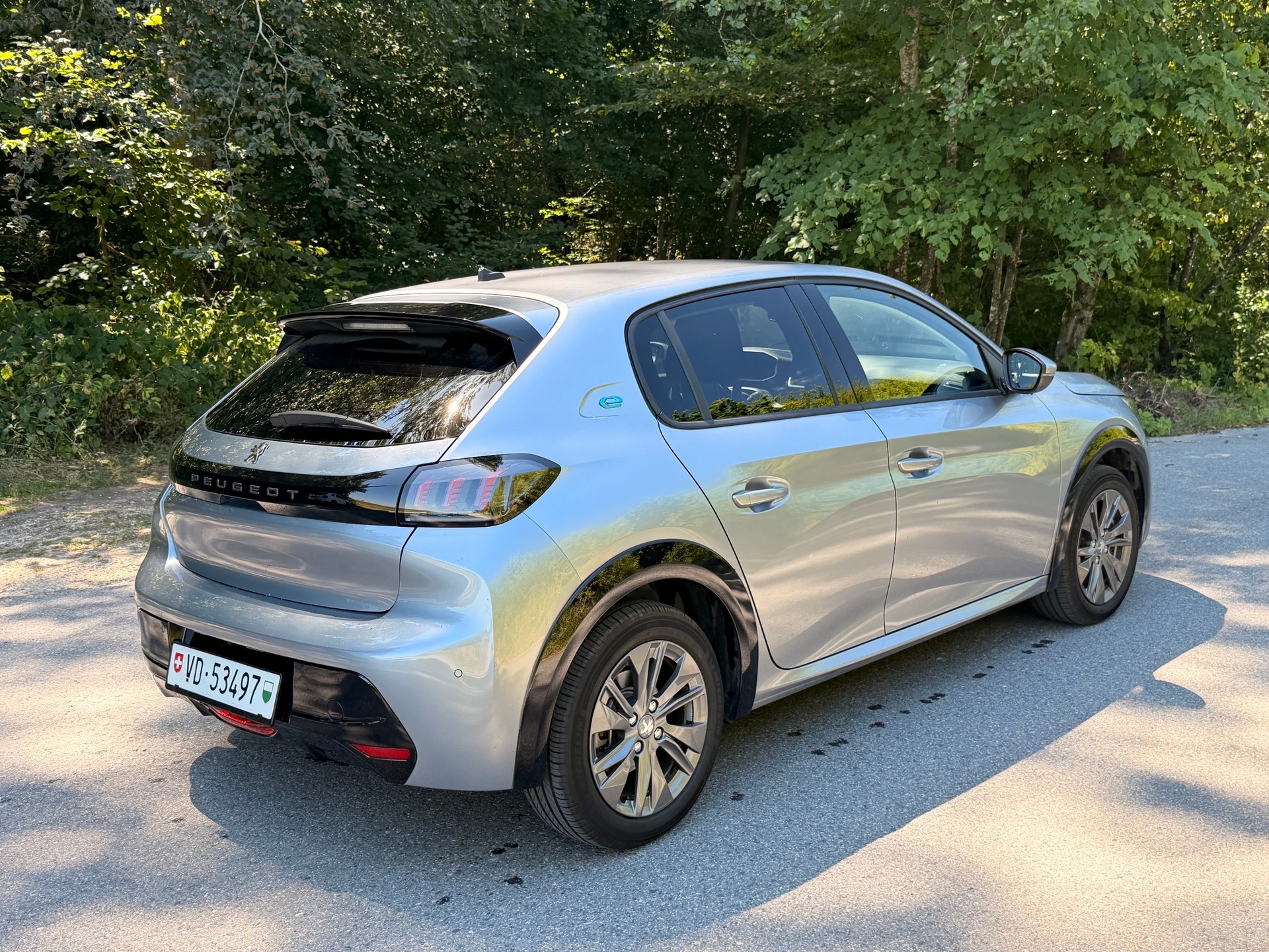 PEUGEOT e-GT Line-image-3