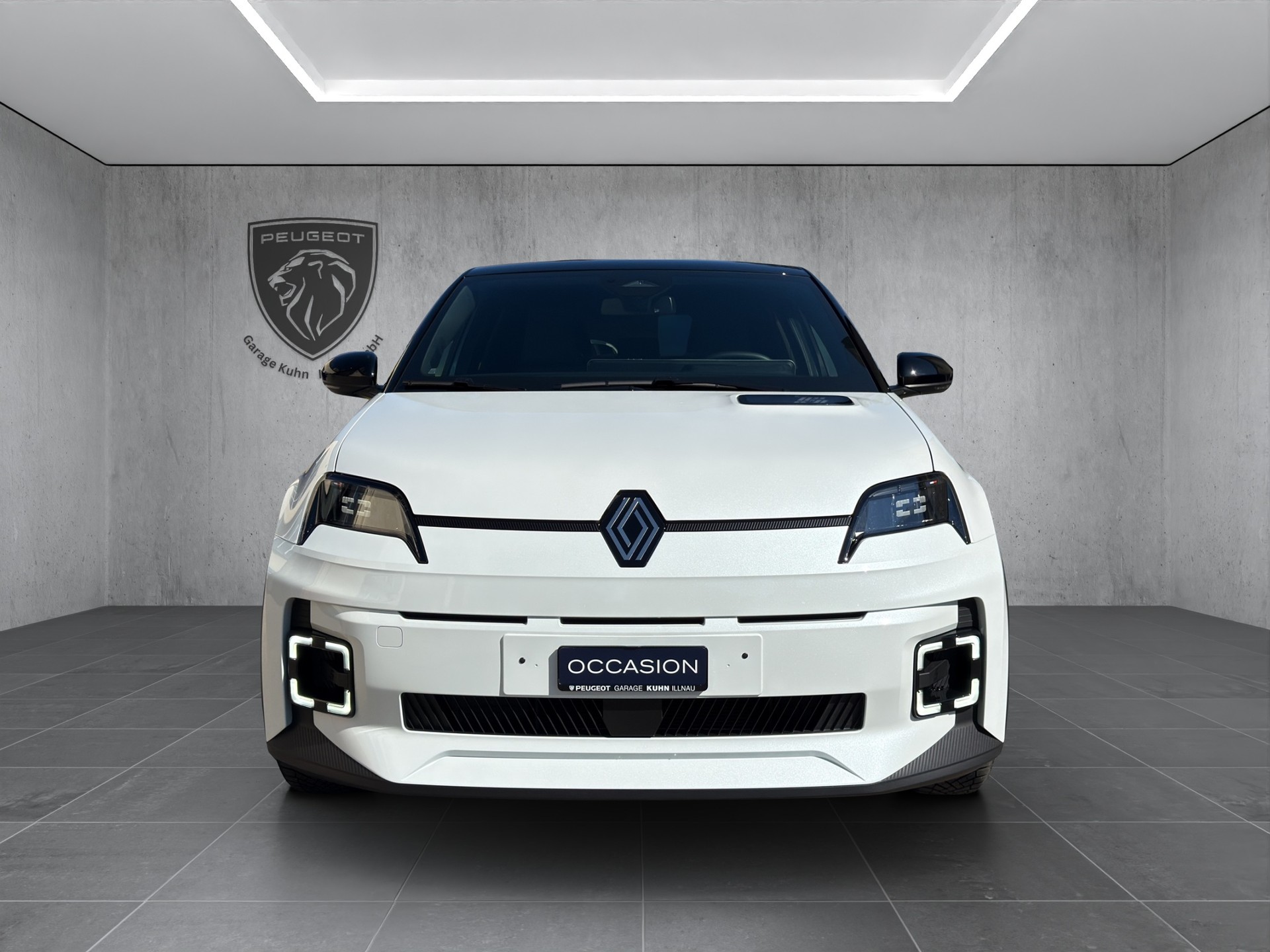 RENAULT R5 E-Tech Comfort Range techno-showroom-element-1