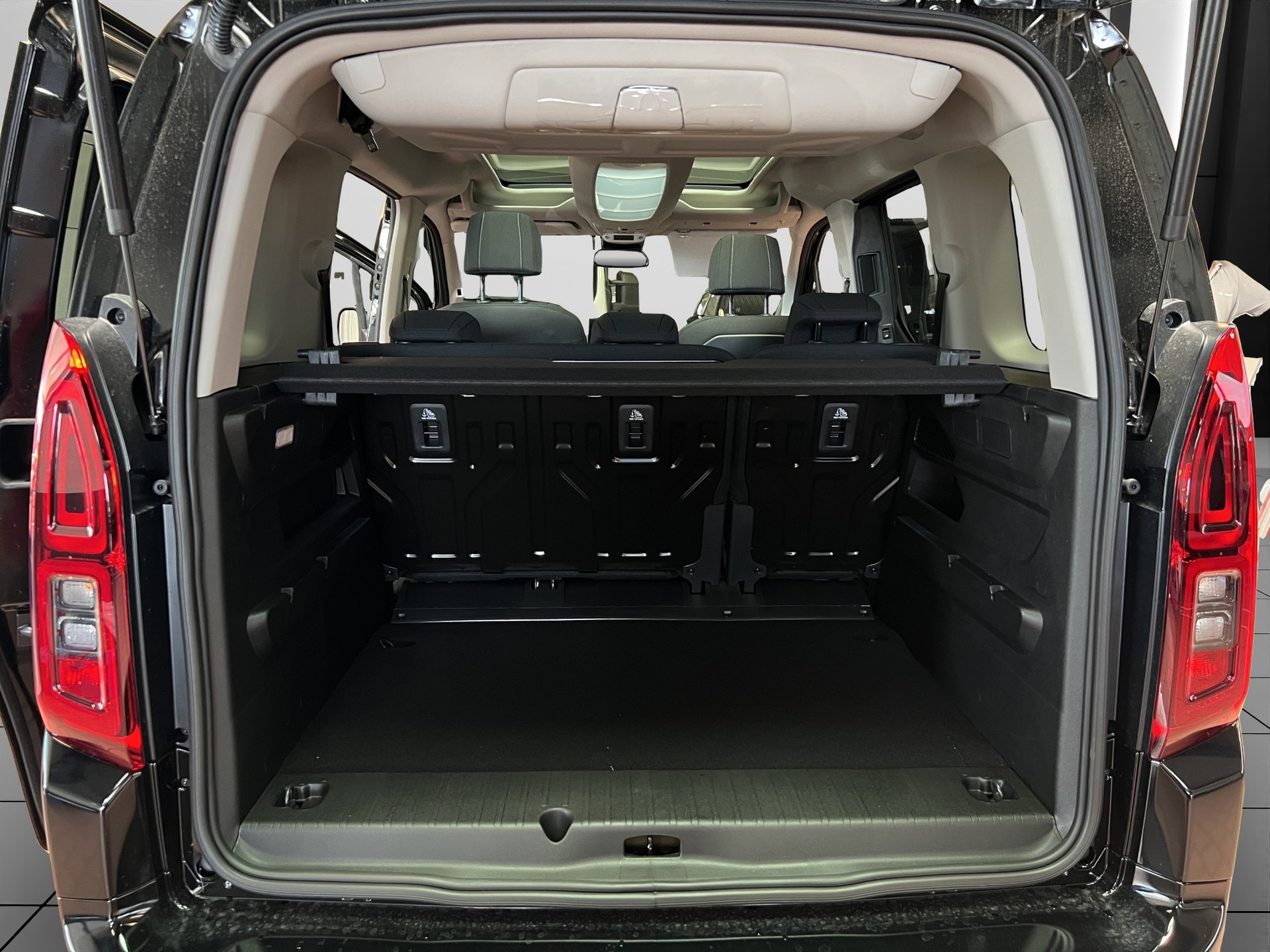 FIAT QUBO L 1.5 TD La Prima-image-14