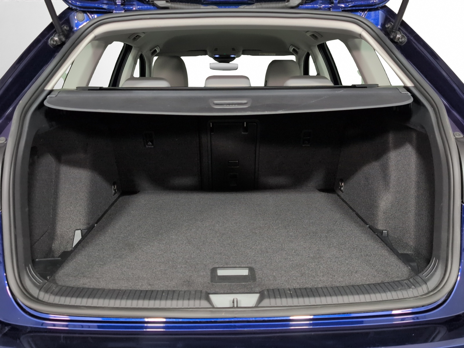 VW Golf Variant 1.0 eTSI mHEV Life DSG-image-14